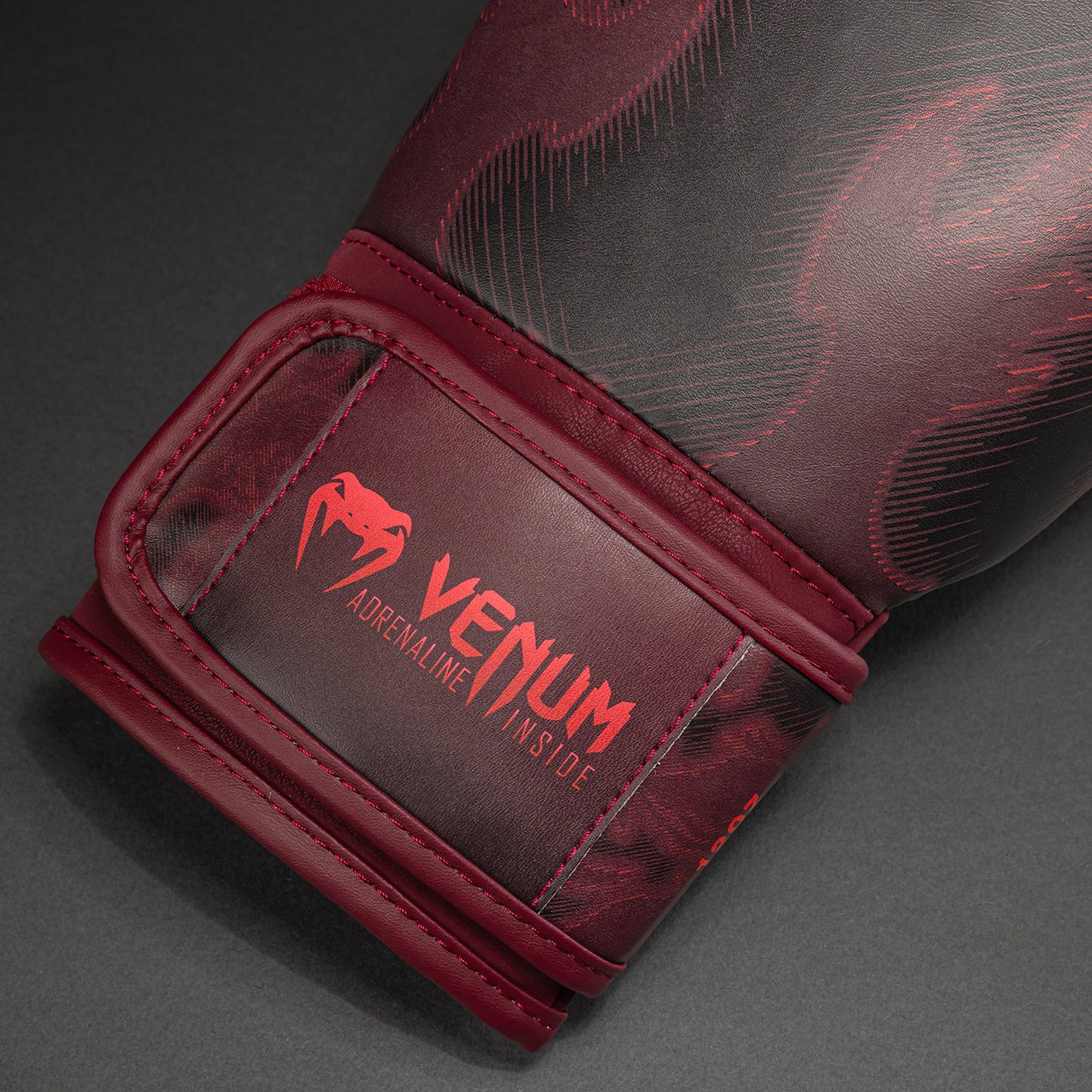 Venum Spectre Guantes de Boxeo – Negro/Rojo