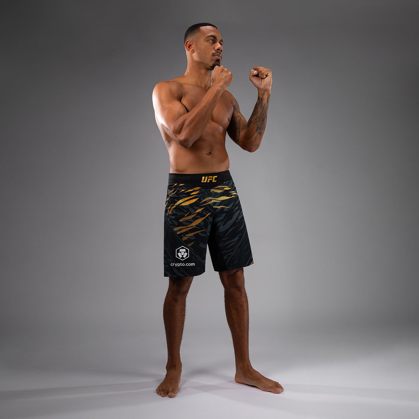 UFC Fusion by Venum Authentic Fight Night Shorts de Lucha para Hombre - Ajuste Largo - Champion