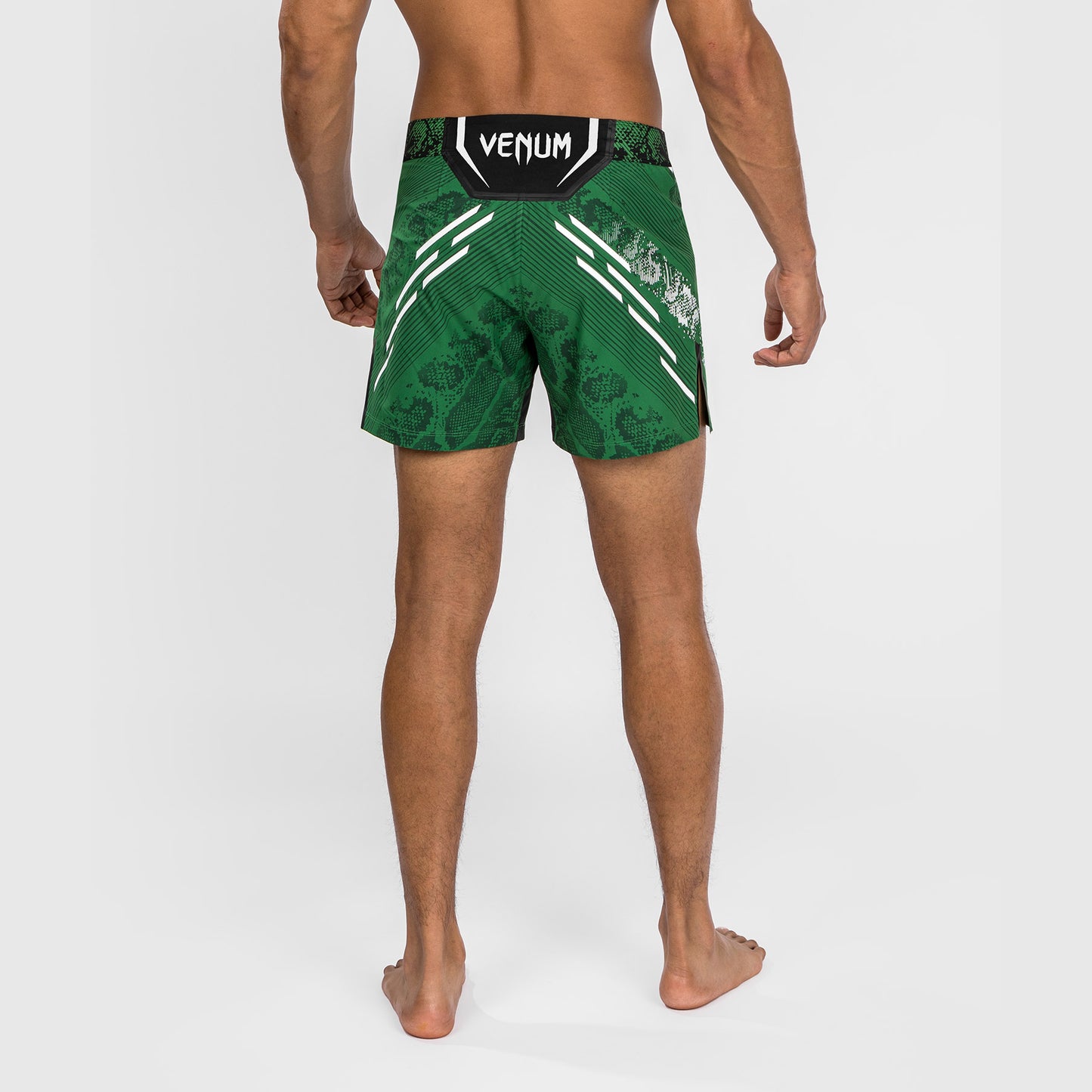 Pantalón Corto UFC Adrenaline by Venum Personalized Authentic Fight Night, Hombre - Corte Corto - Verde