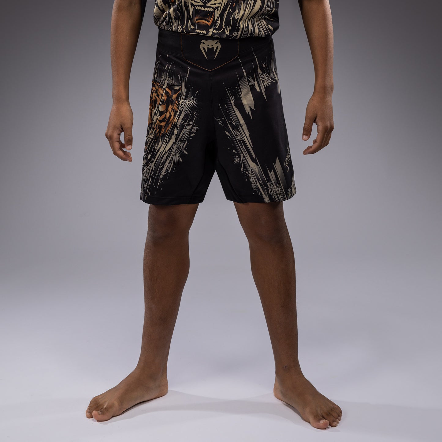 Venum Tiger Pantalones Cortos de Lucha para Niños - Negro/Naranja Neón