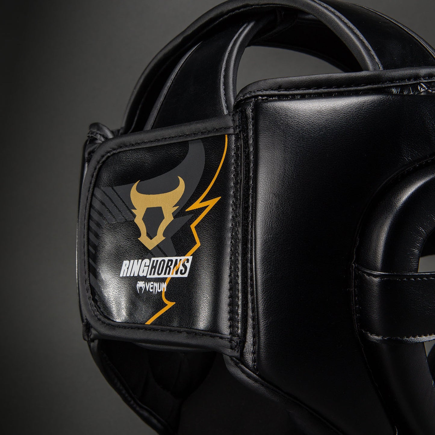 Venum Ringhorns Charger Casco de Protección – Negro/Oro