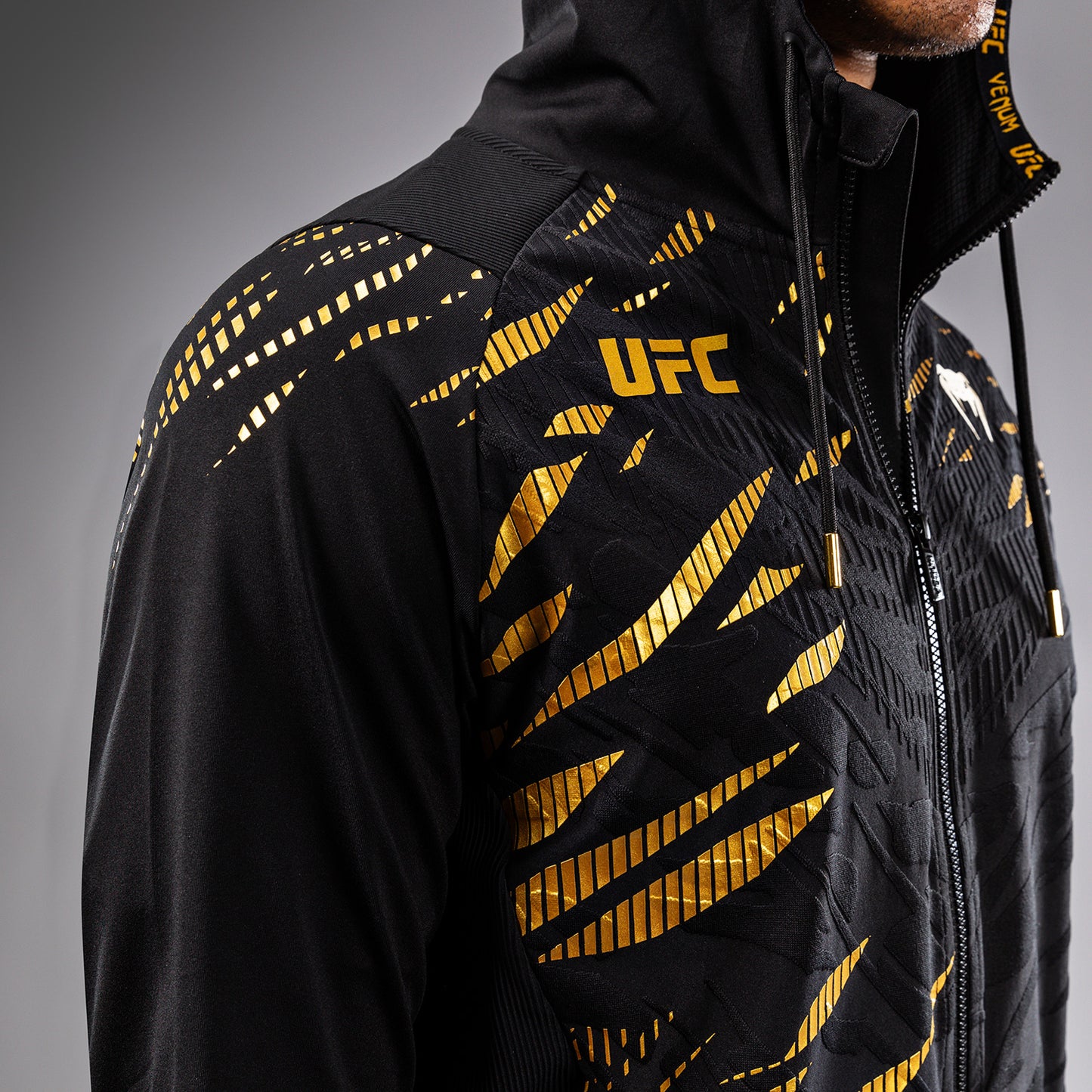 UFC Fusion by Venum Authentic Fight Night Sudadera con Capucha para Hombre - Champion