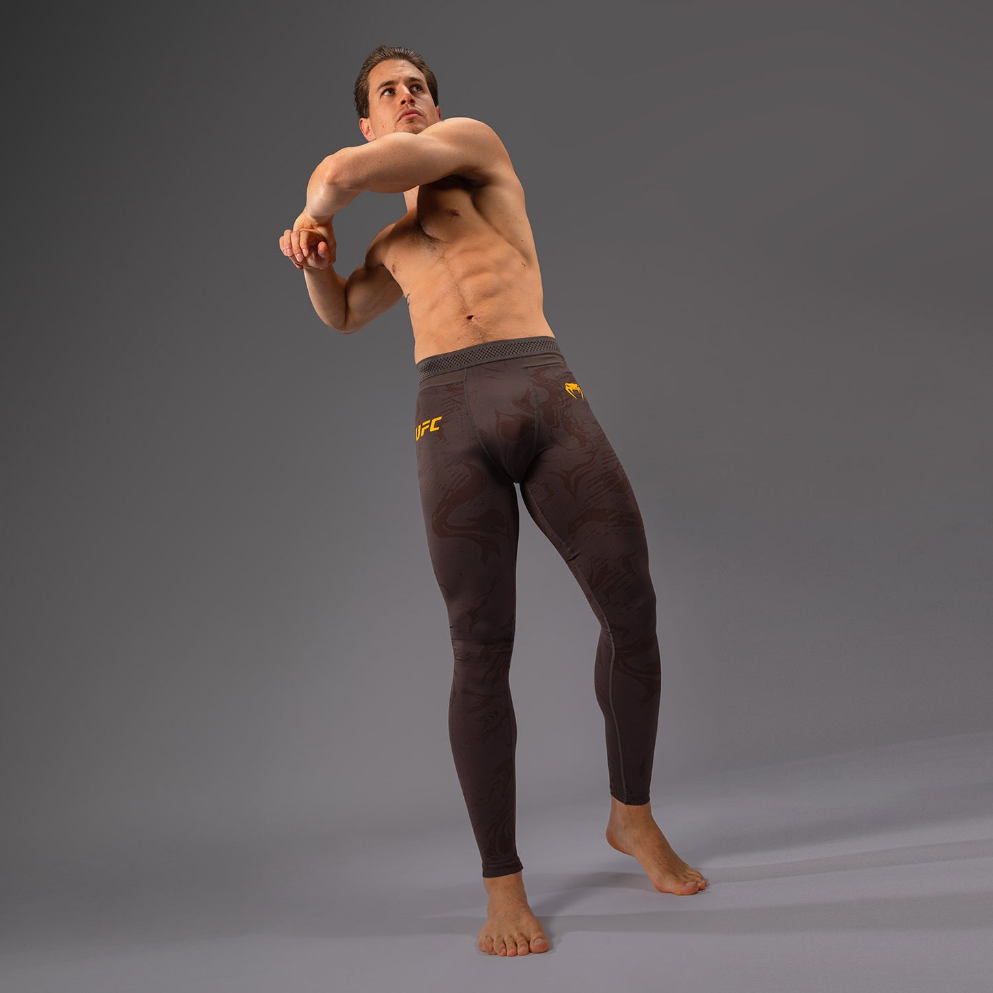UFC Fusion by Venum Fight Week Leggings de Rendimiento para Hombre - Marrón tierra