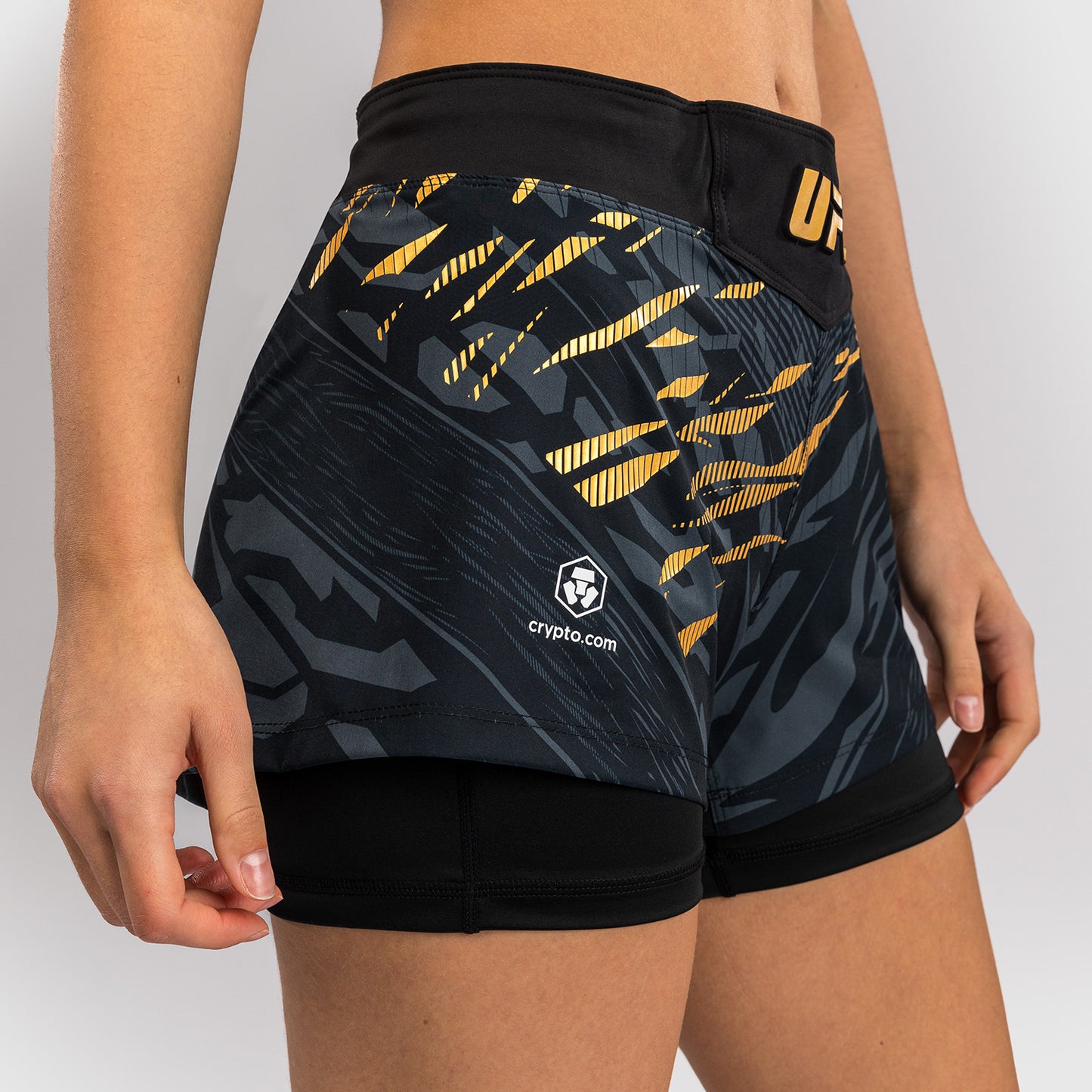 UFC Fusion by Venum Authentic Fight Night Shorts de Lucha para Mujer - Champion