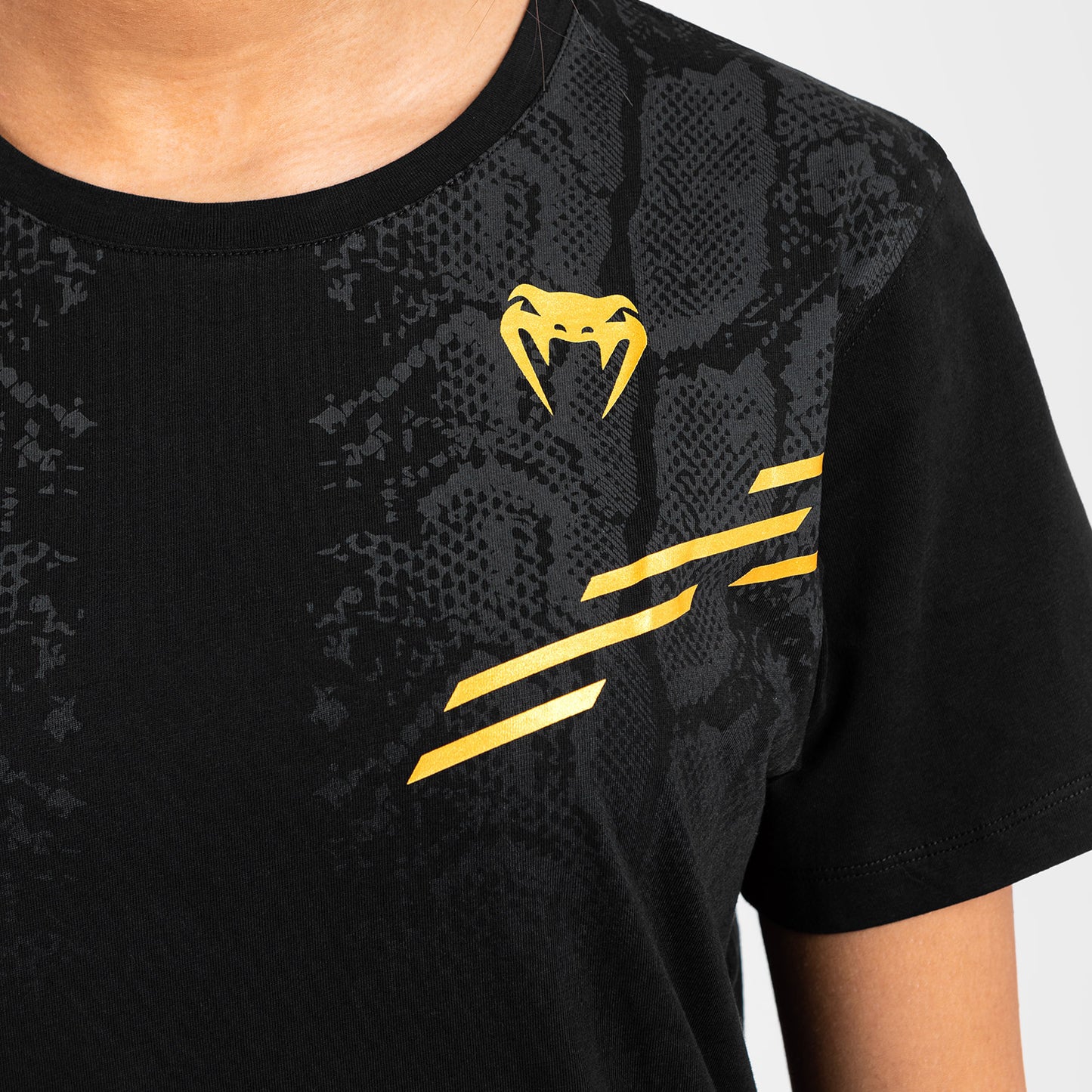 UFC Adrenaline by Venum Replica Camiseta de manga corta para Mujer - Champion
