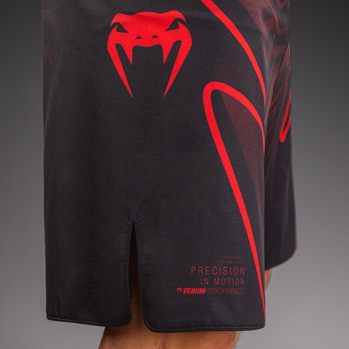 Venum Crimson Viper 2.0 Fightshorts - Negro/Rojo