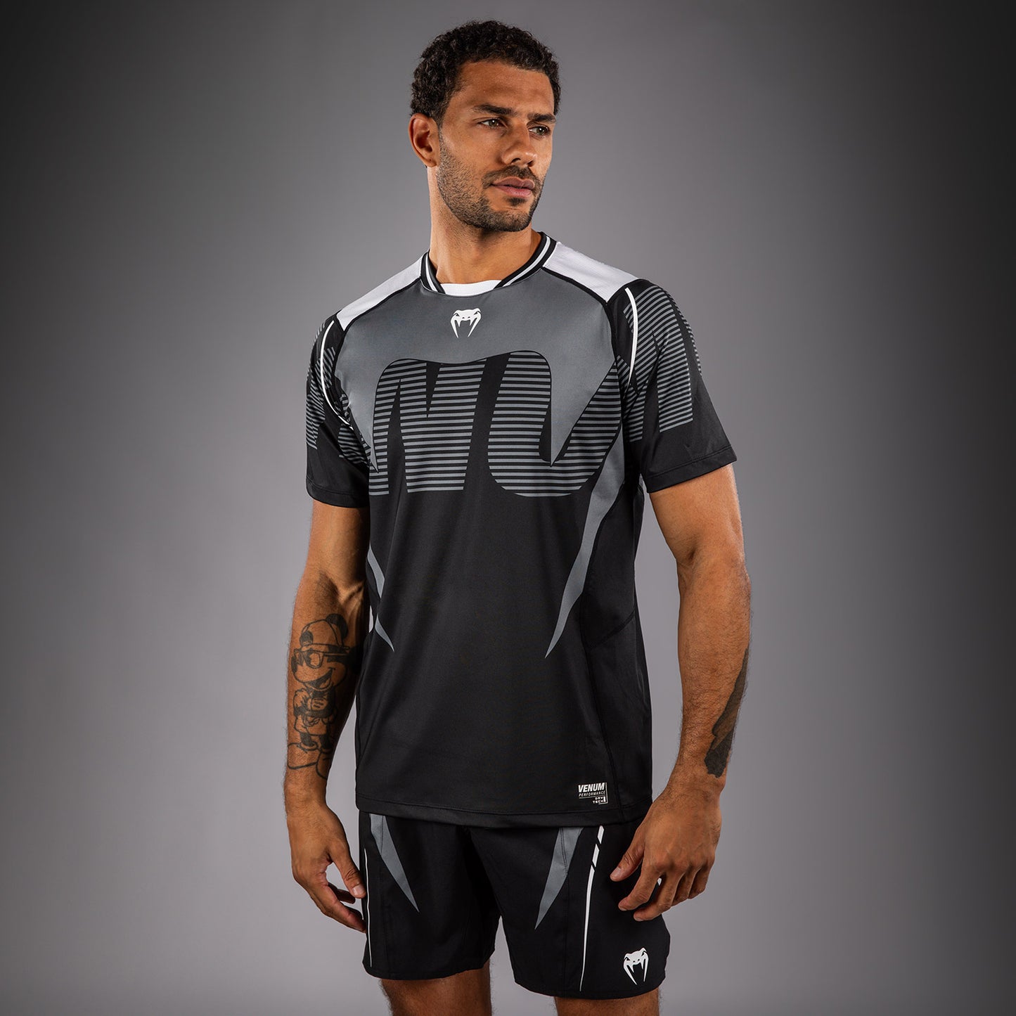 Venum Adrenaline Camiseta Dry Tech – Negro/Gris Plata