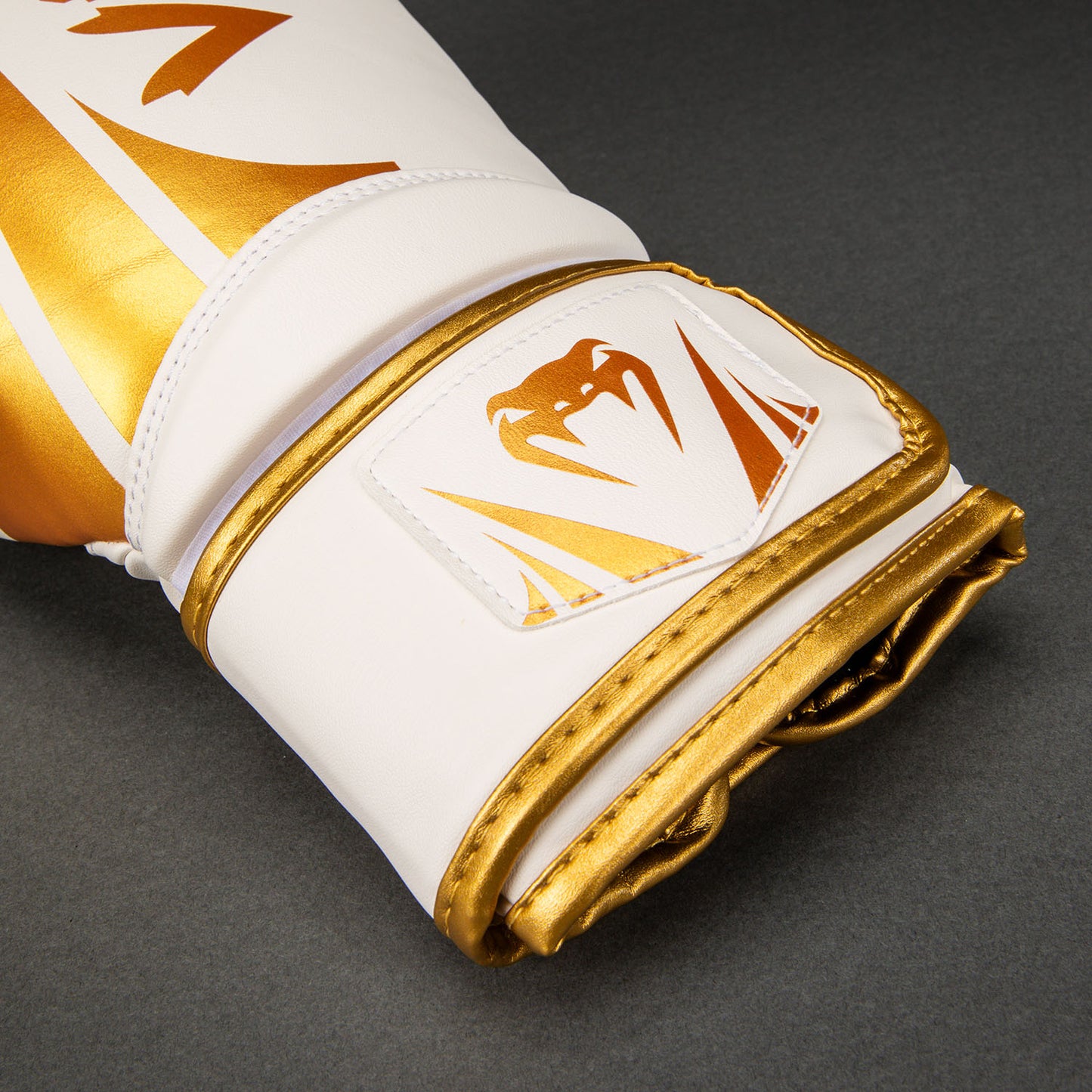 Venum Challenger 2.5 Guantes de Boxeo – Blanco/Dorado