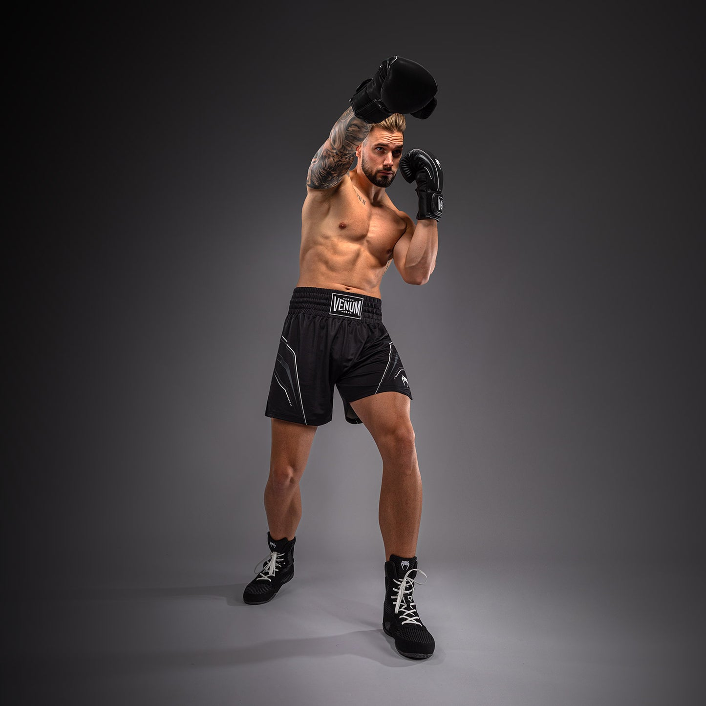 Venum Streamline Short de Boxeo – Negro/Blanco