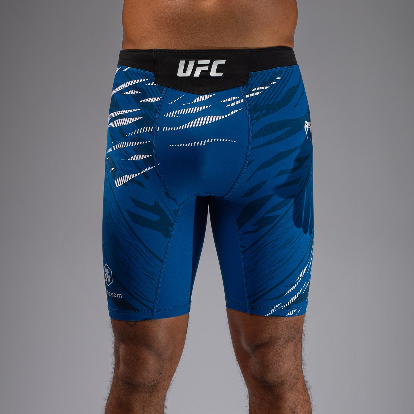 UFC Fusion by Venum Authentic Fight Night Vale Tudo Shorts para Hombre - Azul
