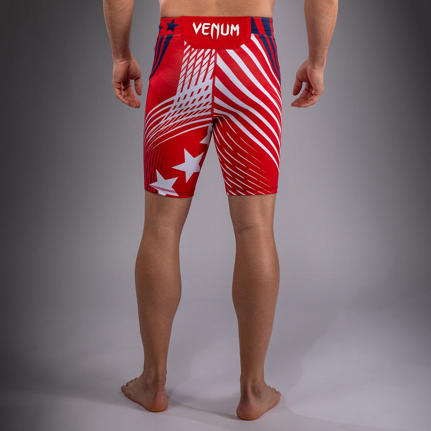 Official UFC Freedom 250 by Venum Authentic Fight Night Vale Tudo Shorts para hombre - Rojo