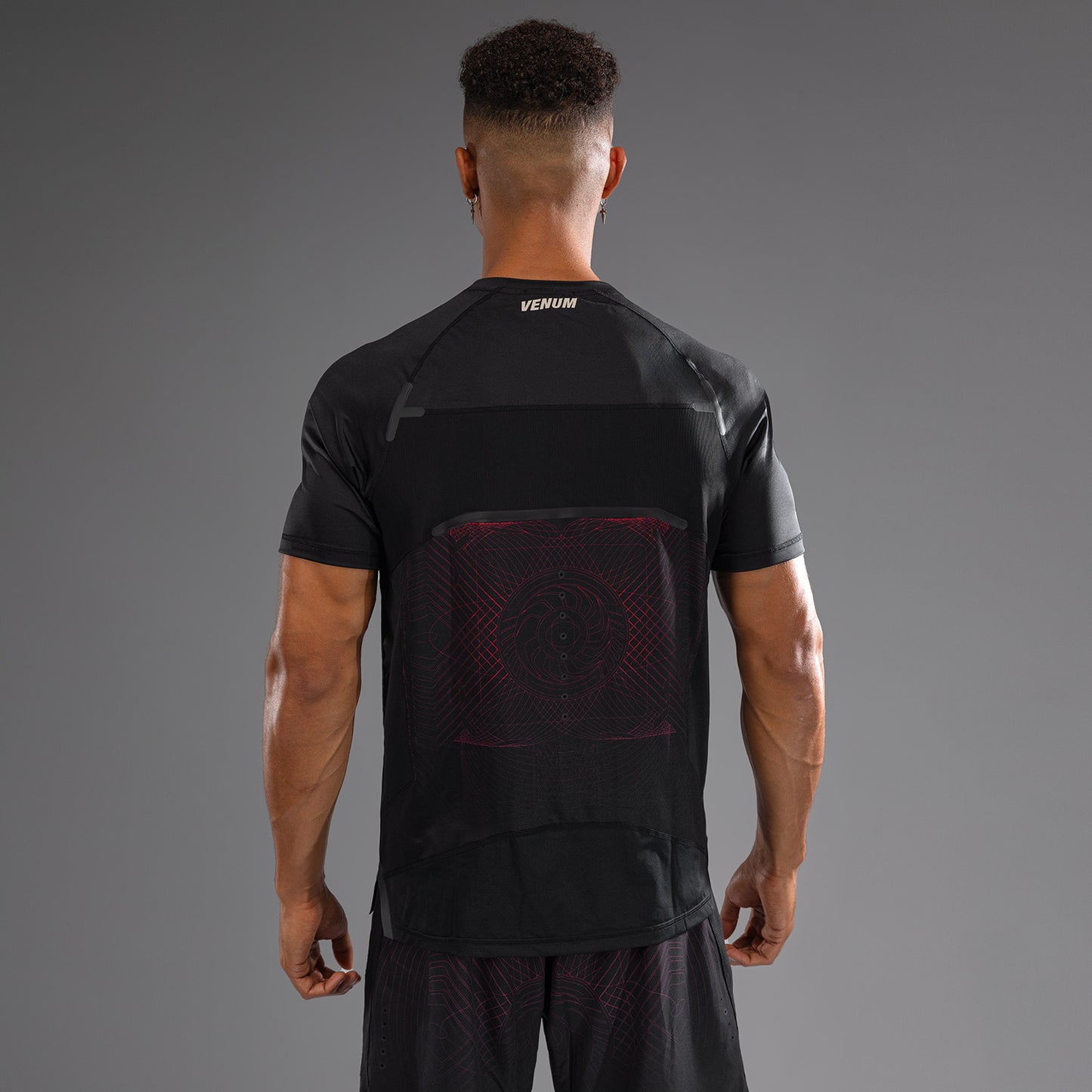 Venum G-Fit Air Camiseta Dry-Tech para Hombre - Negro Profundo / Rojo Fuego