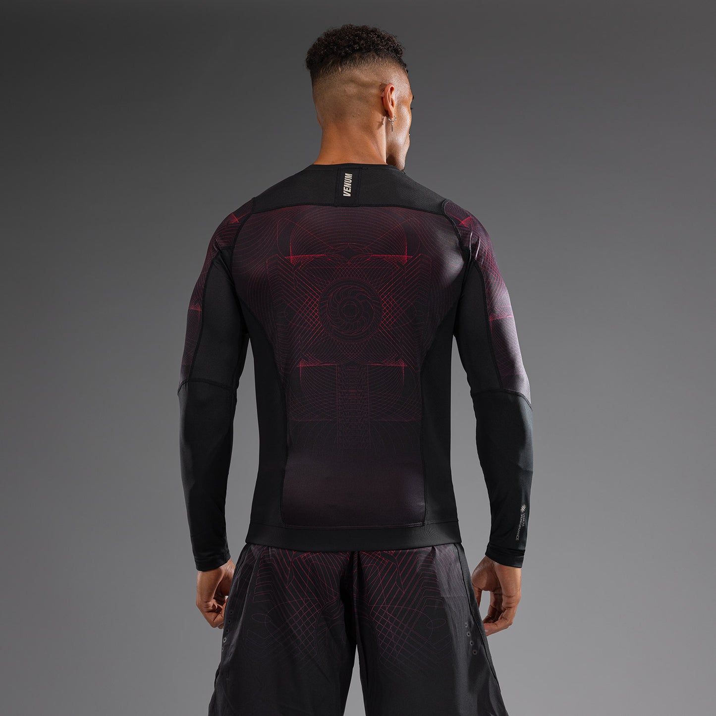 Venum G-Fit Air Rashguard de Manga Larga para Hombre - Negro Profundo/Rojo Fuego