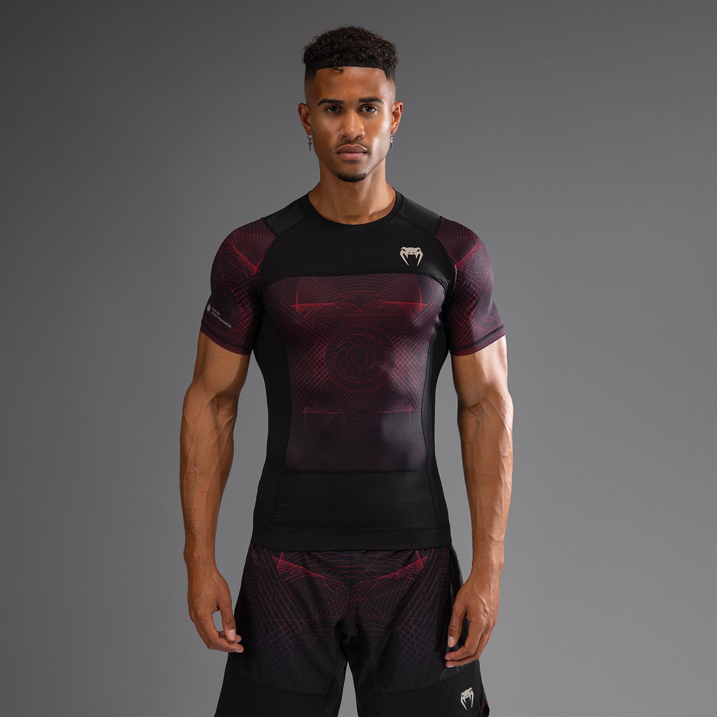 Venum G-Fit Air Rashguard de Manga Corta para Hombre - Negro Profundo/Rojo Fuego