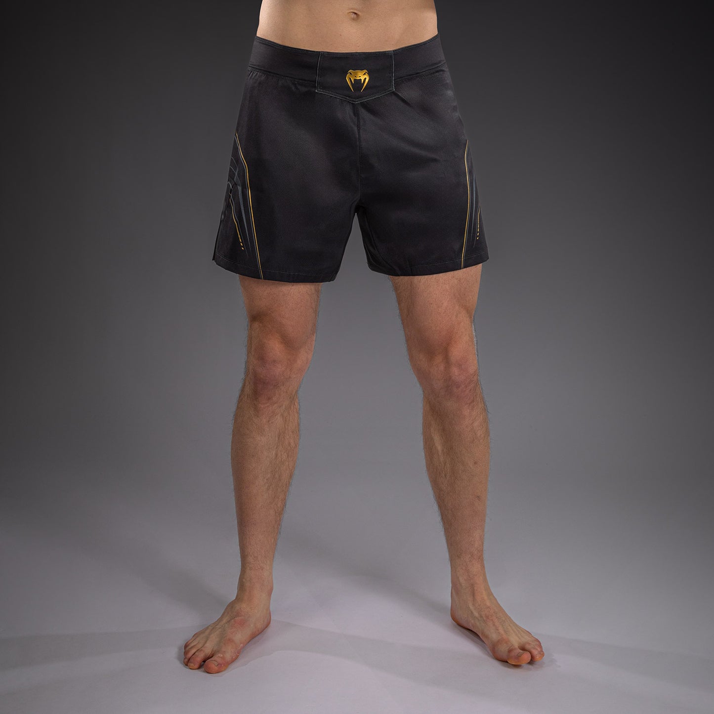 Venum Streamline Short de Combate – Negro/Oro