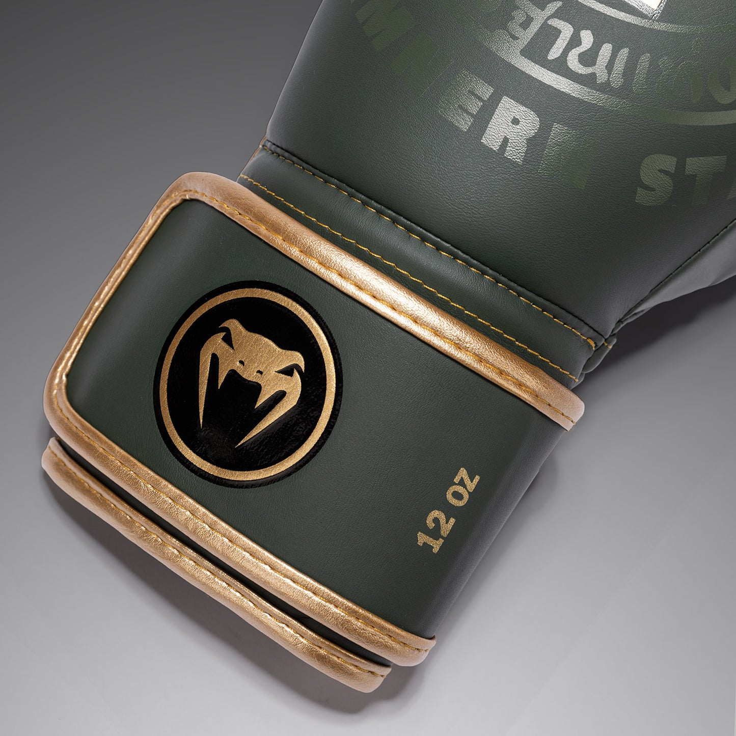 Venum x Rajadamnern Guantes de Boxeo - Verde Militar