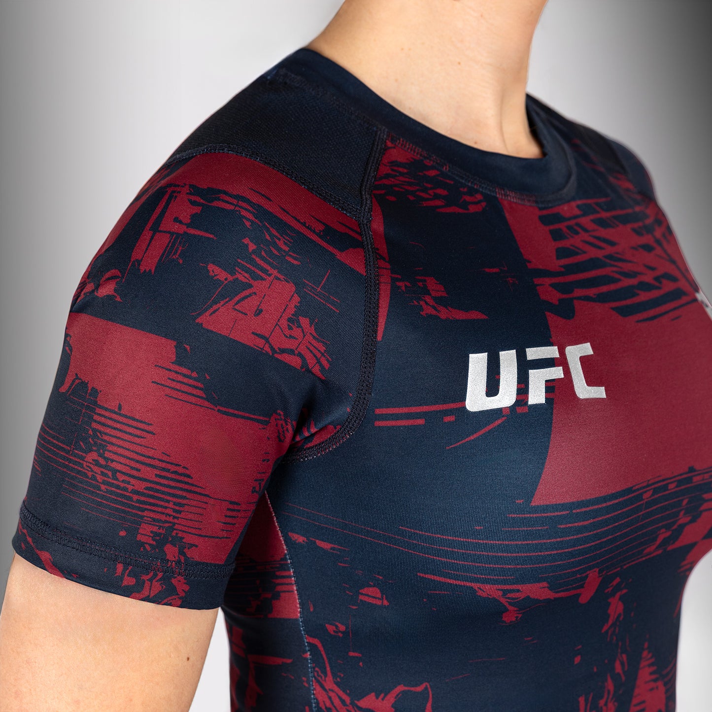 UFC Zenith by Venum Authentic Fight Week Rashguard de manga corta Performance Mujer - Azul marino/Burdeos/Plateado