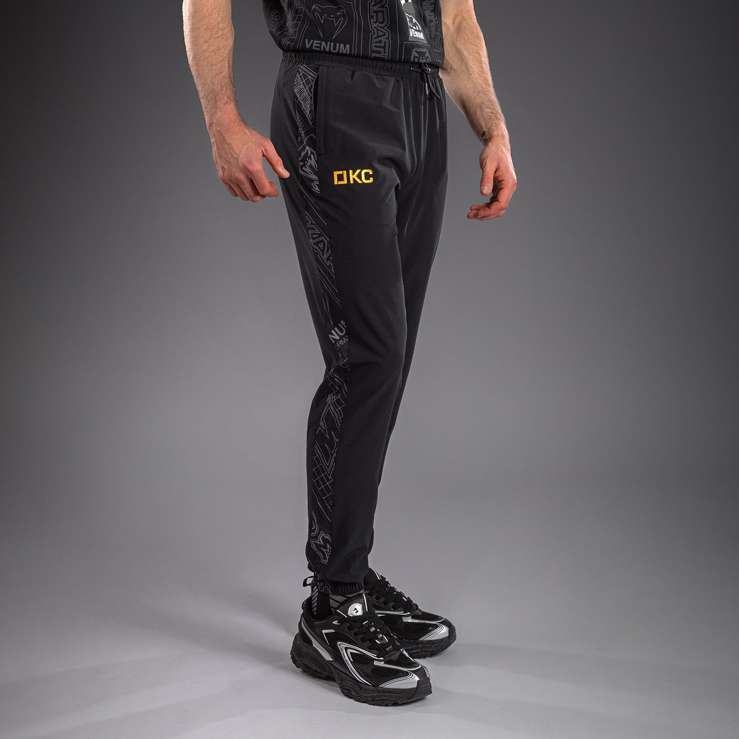 Karate Combat by Venum Pantalón Jogger – Negro/Gris