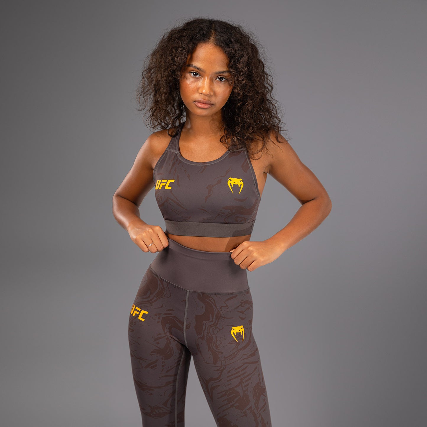 UFC Fusion by Venum Fight Week Sujetador Deportivo para Mujer - Marrón tierra