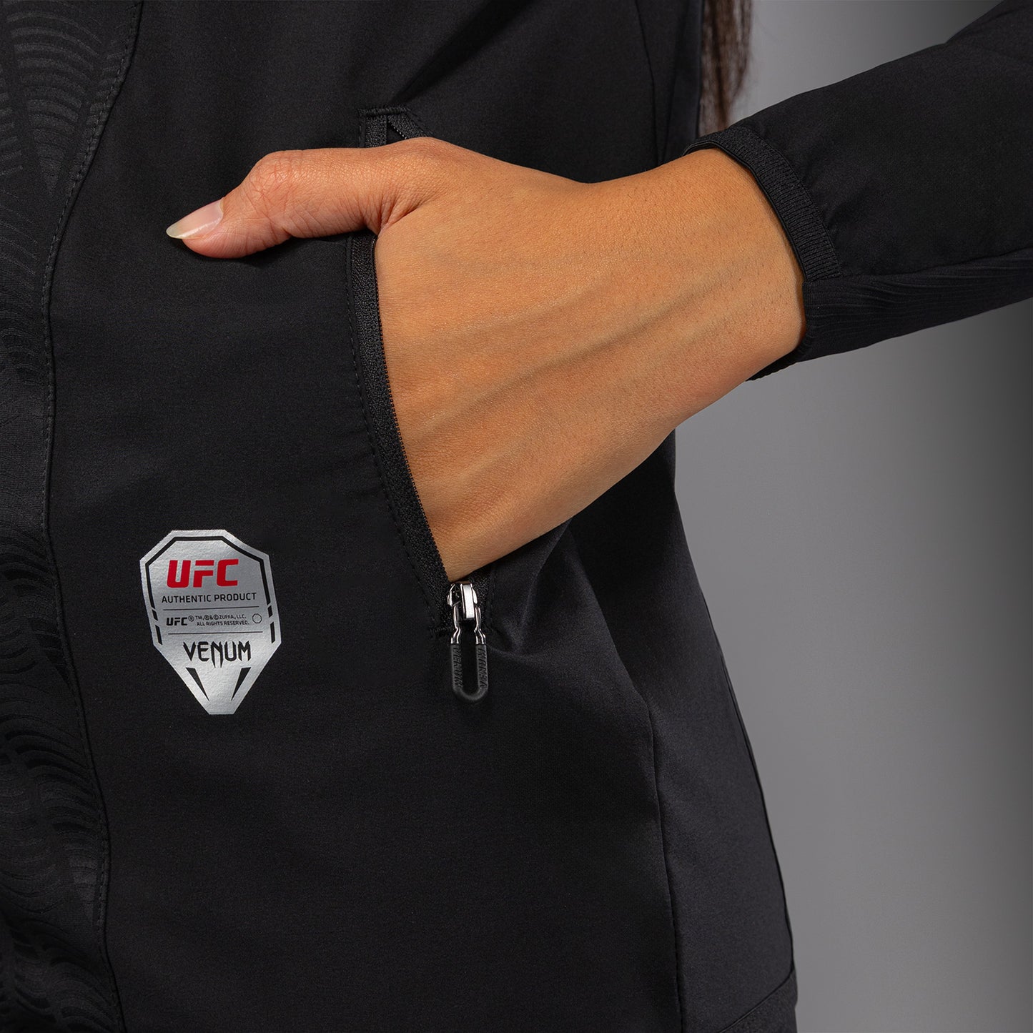 UFC Zenith by Venum Authentic Fight Night Sudadera de walkout Mujer Personalizado - Negro
