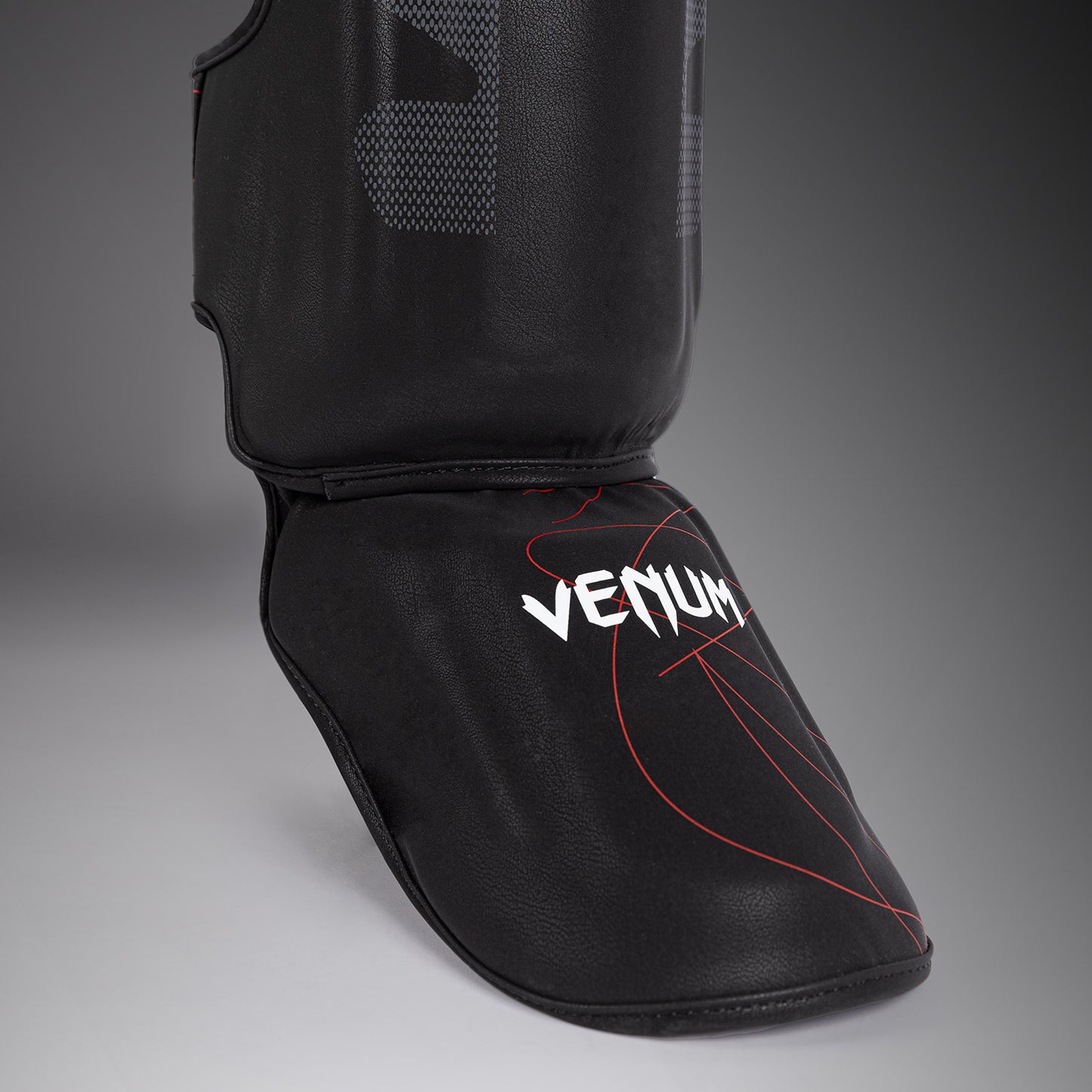 Venum Tactical XT Espinilleras - Negro/Rojo Fuego