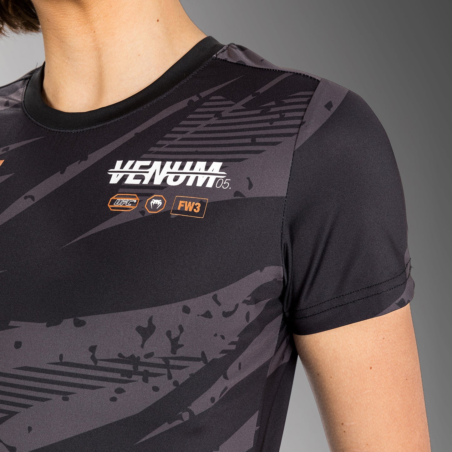 UFC Adrenaline By Venum Fight Week Camiseta de Mujer Dry-Tech - Urban Camo