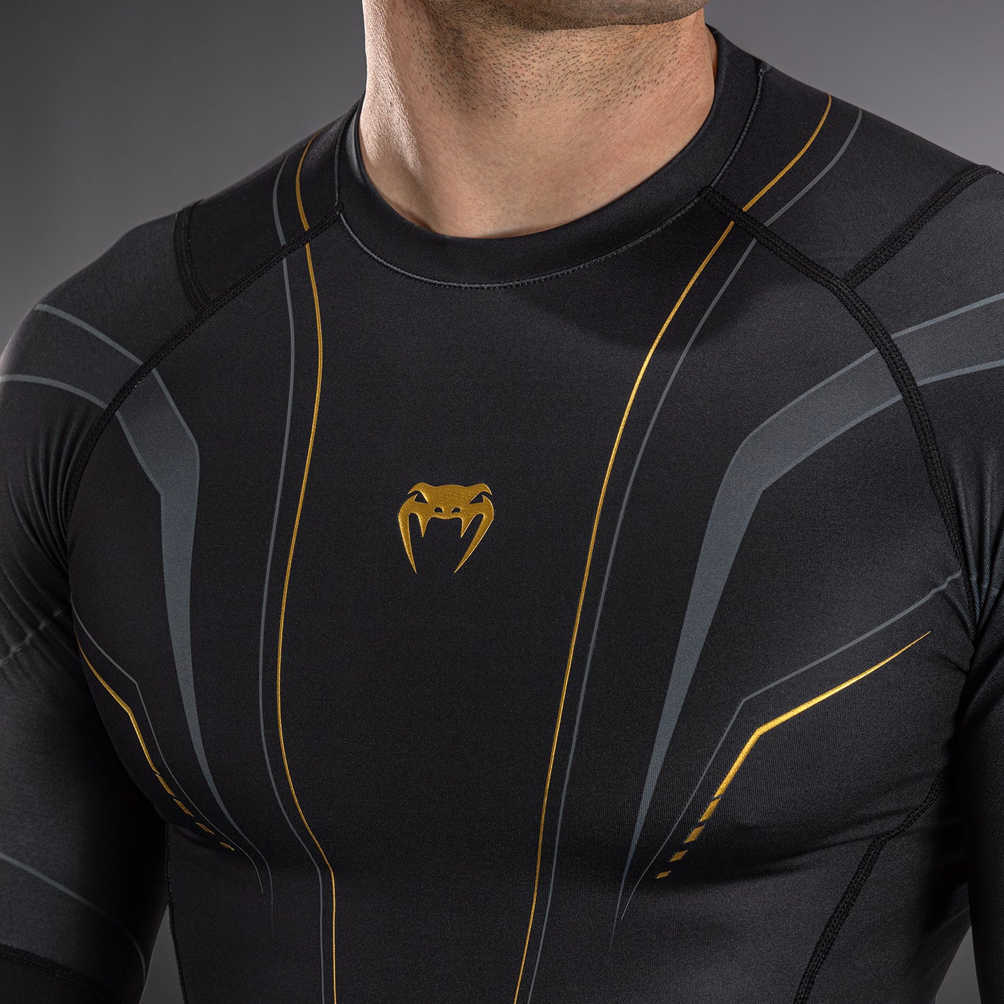 Venum Streamline Rashguard Manga Larga – Negro/Oro