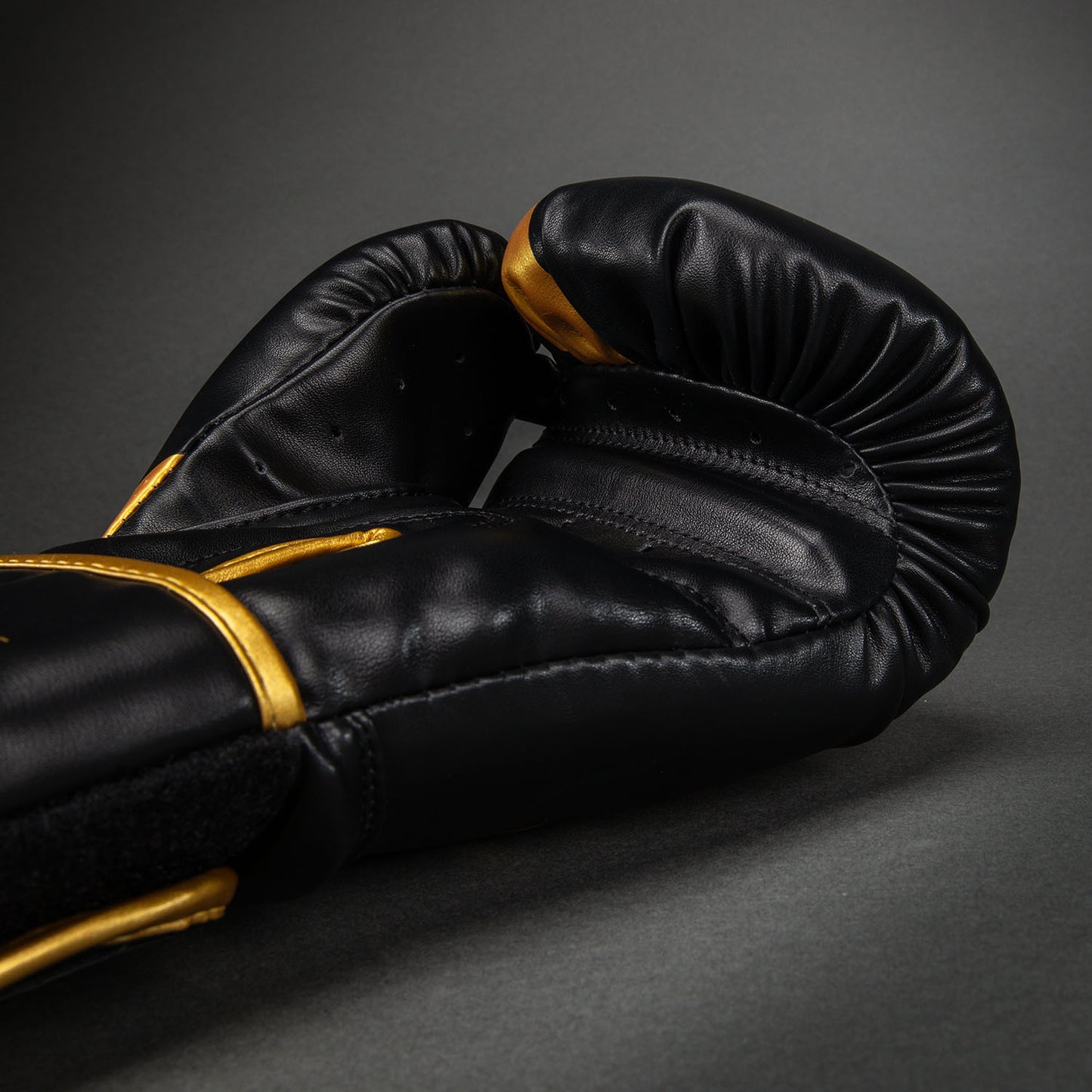 Venum Challenger 2.5 Guantes de Boxeo – Negro/Dorado