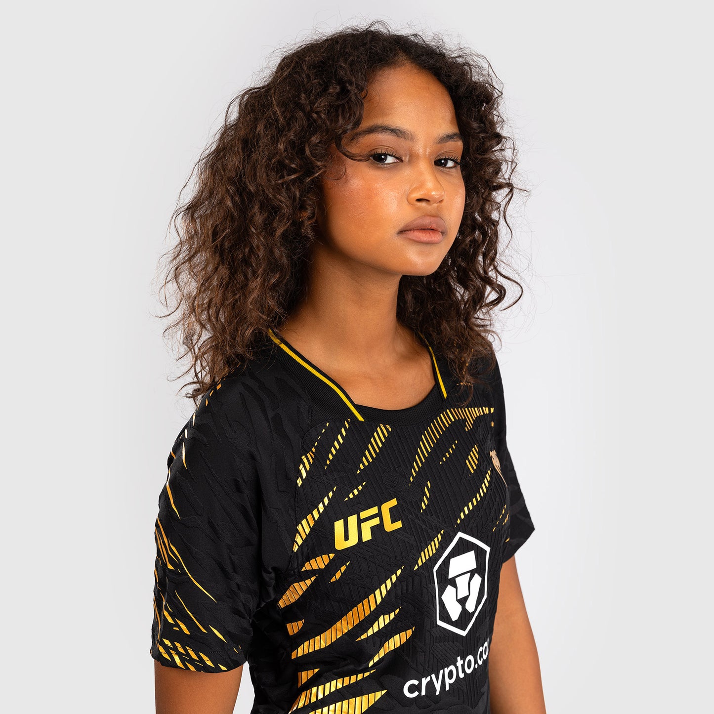 UFC Fusion by Venum Personalizados Authentic Fight Night Camiseta de Salida para Mujer - Campeón