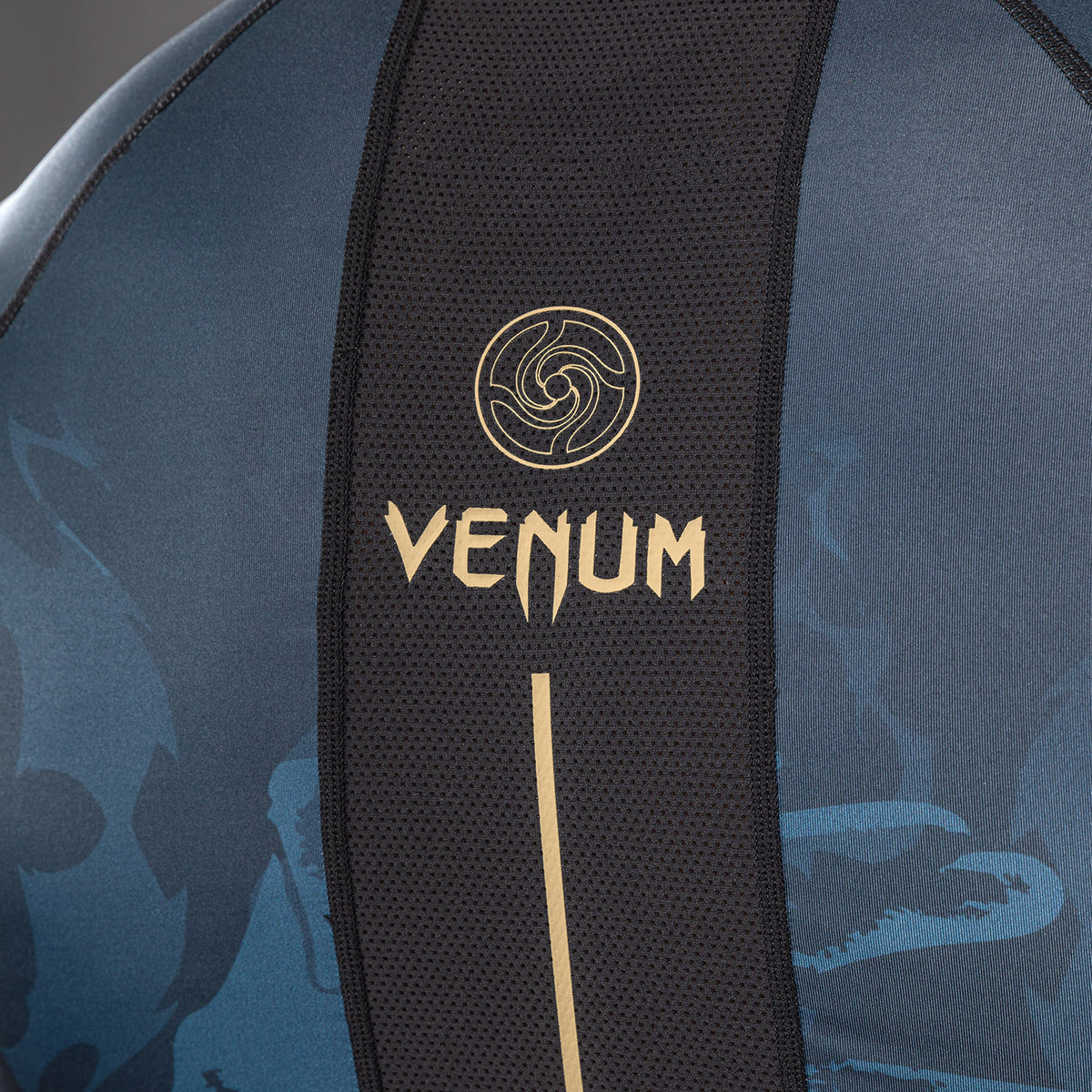 Jujutsu Kaisen x Venum Fushiguro Rashguard Manga Larga – Verde Océano