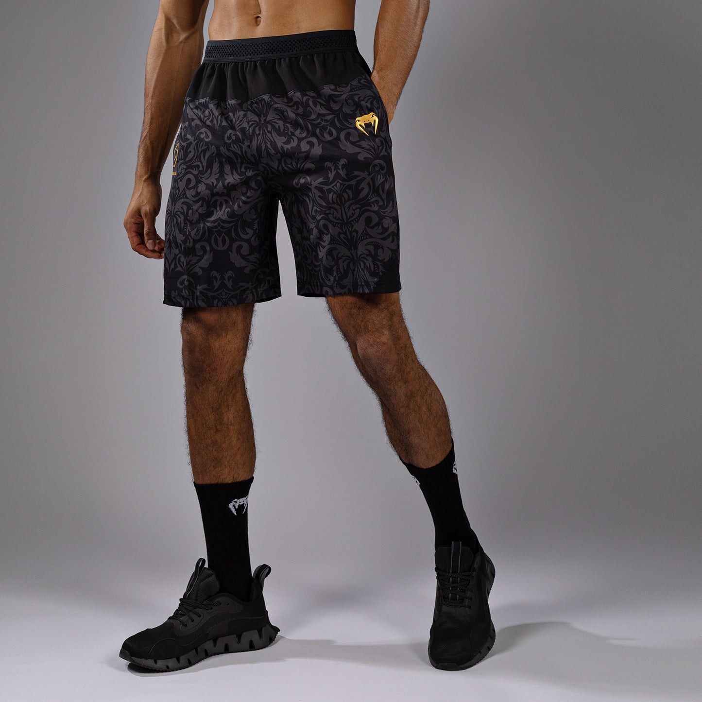 Venum x Topuria Unmatched Edition Pantalones de Entrenamiento - Negro/Dorado