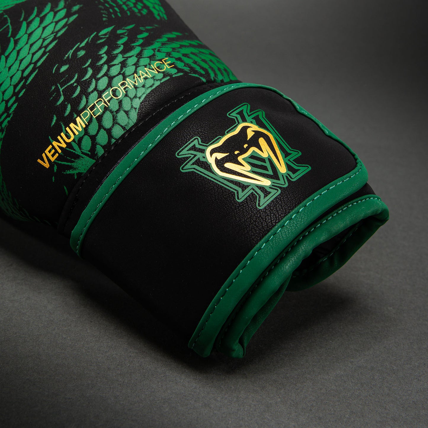 Venum Matupa Guantes de Boxeo - Negro/Verde/Oro