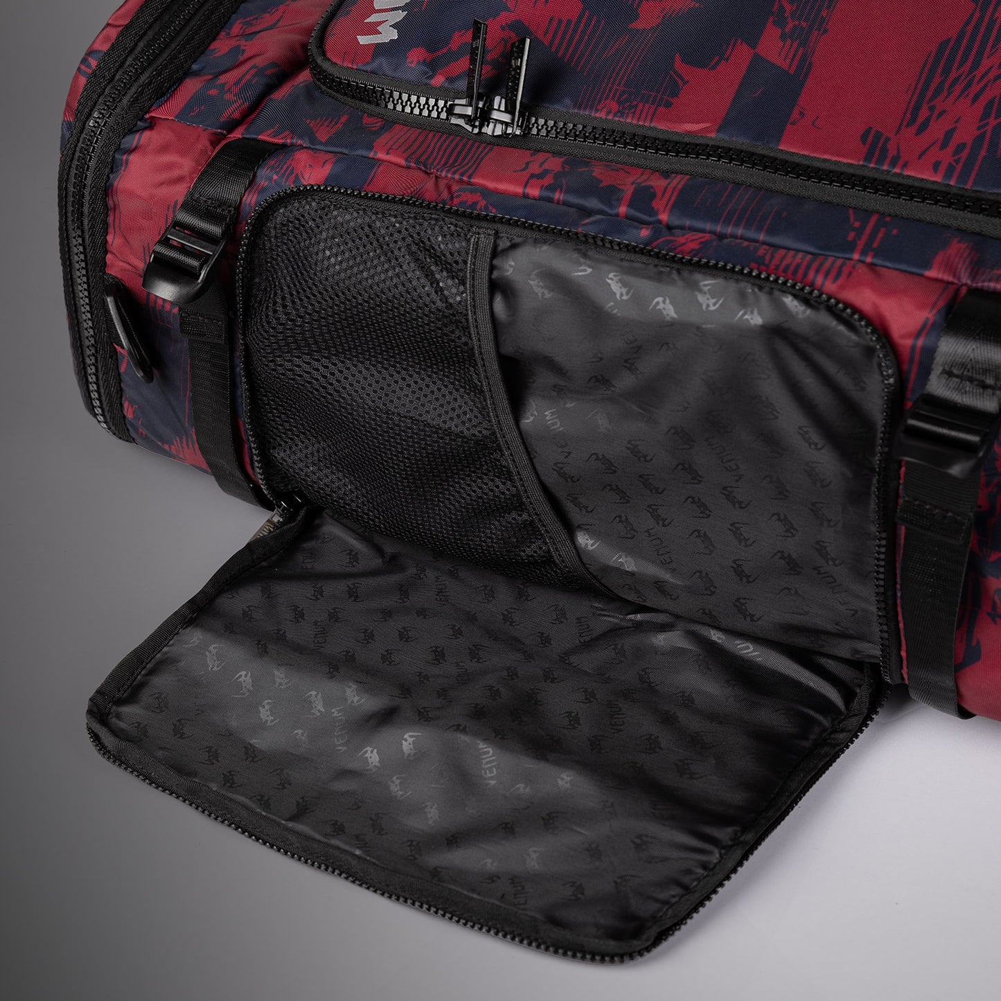 UFC Zenith by Venum Authentic Fight Week Bolsa de deporte - Burdeos