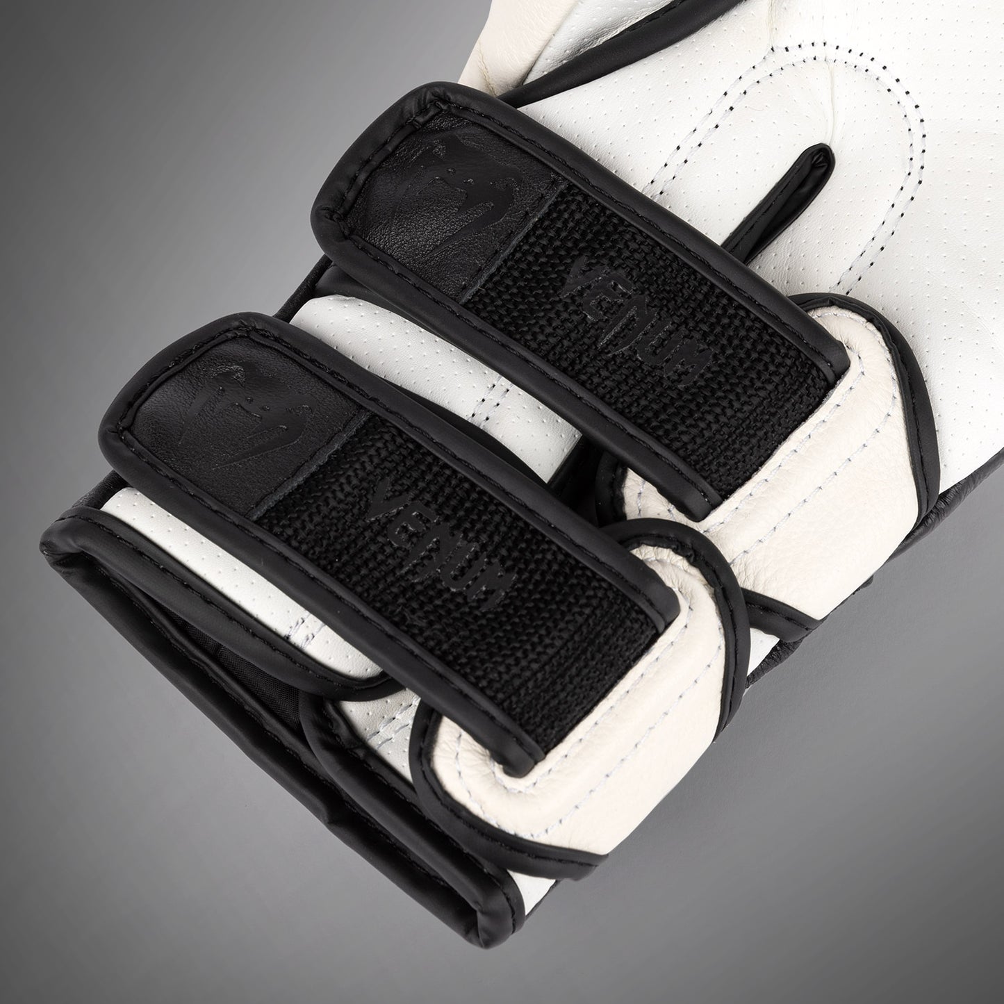 Venum Reverso Guantes de Boxeo - Blanco Nieve / Negro