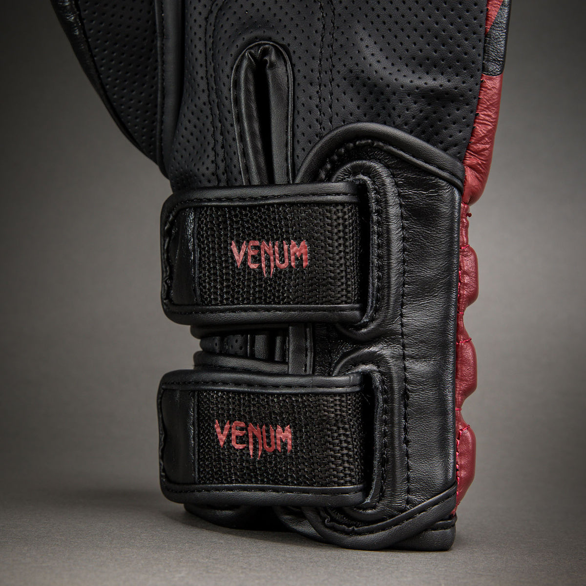 Venum Reverso Guantes de Boxeo – Negro/Rojo