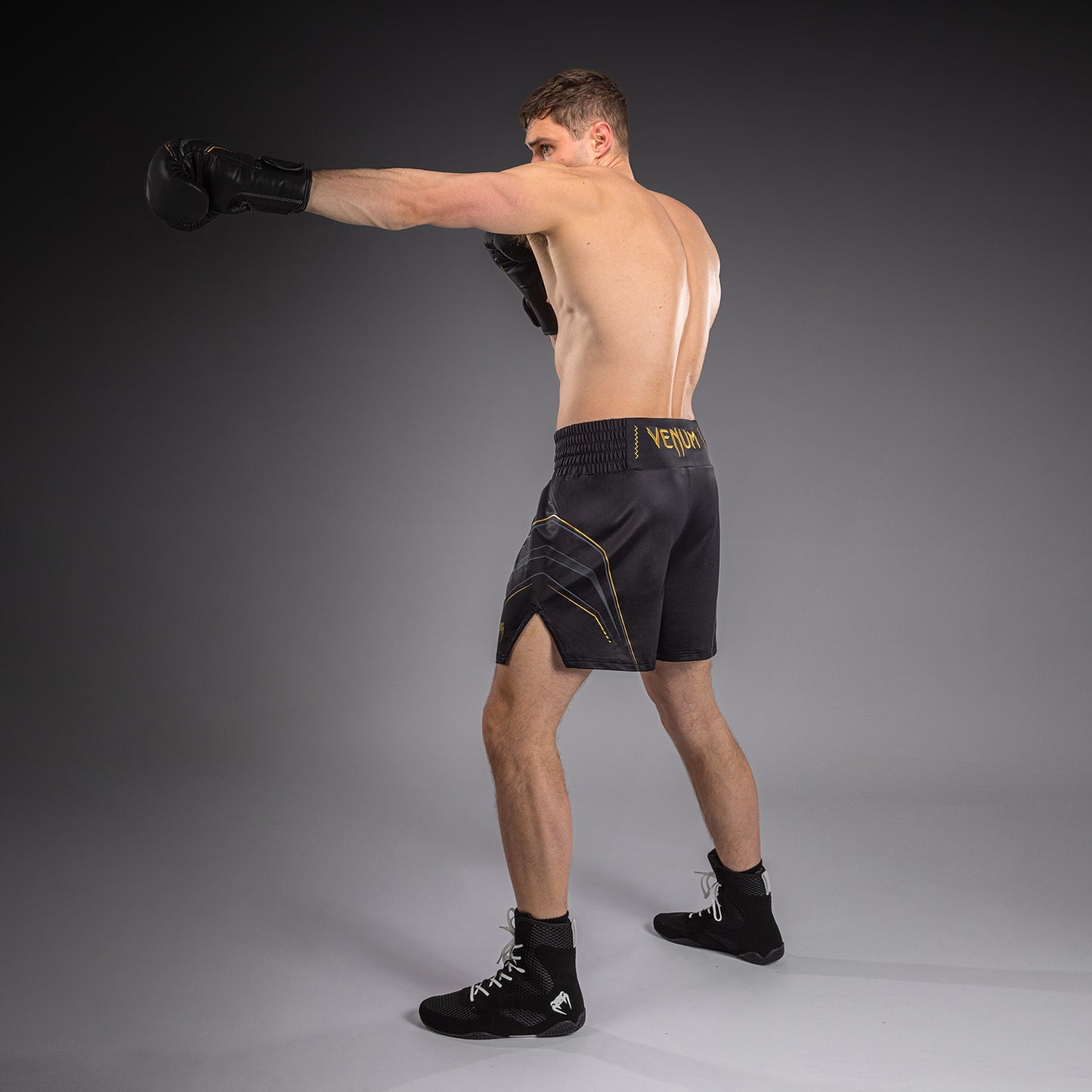Venum Streamline Pantalón Corto de Boxeo – Negro/Oro