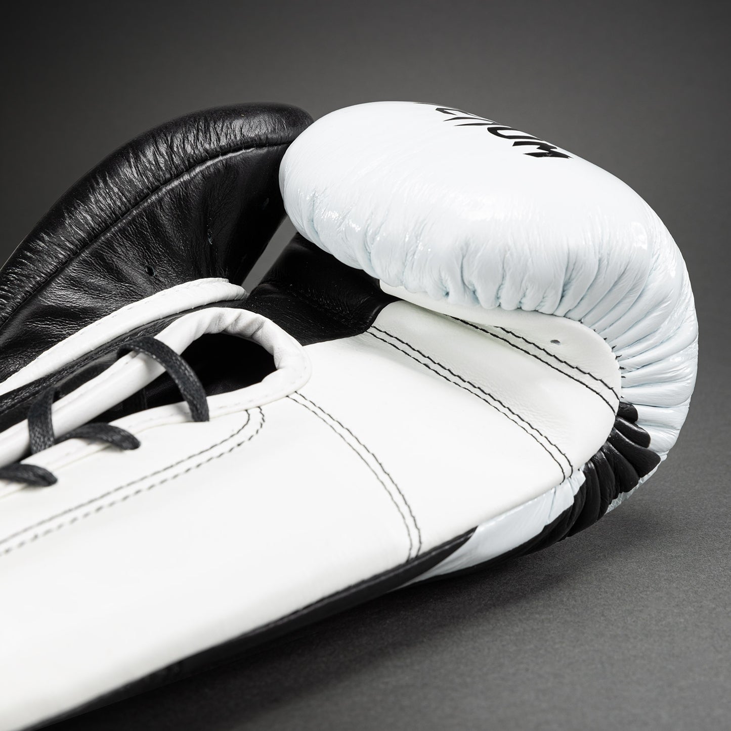 Guantes de boxeo Venum Hammer Pro con cordones - Negro/Blanco