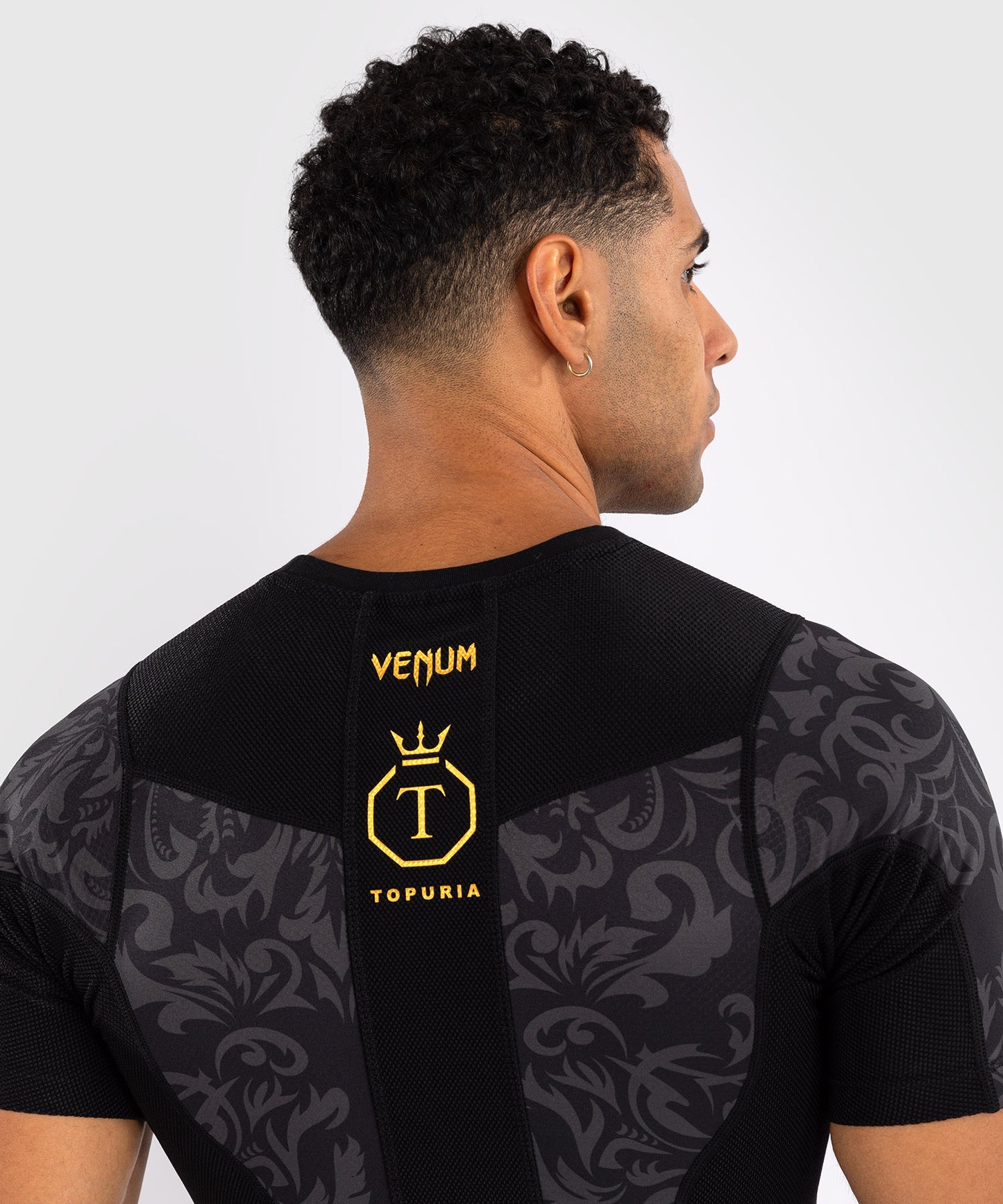 Venum x Topuria Unmatched Edition Camiseta de Manga Corta Rashguard - Negro/Dorado