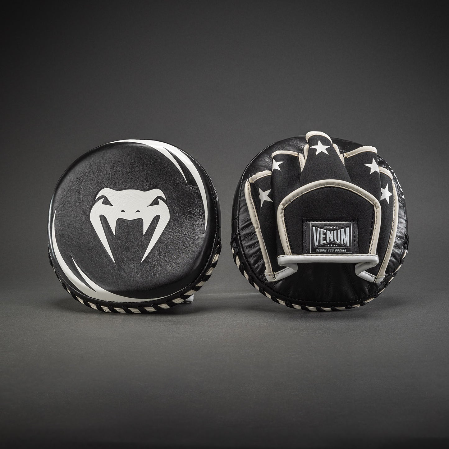Venum Elite Mini Manoplas de Enfoque (Par) – Negro/Blanco