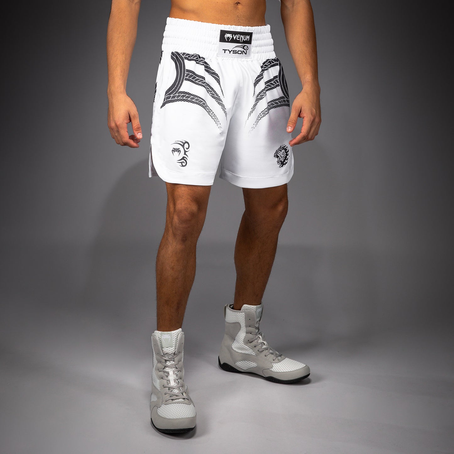Venum x Mike Tyson Tiger Pantalones Cortos de Boxeo - Blanco Óptico/Negro Profundo