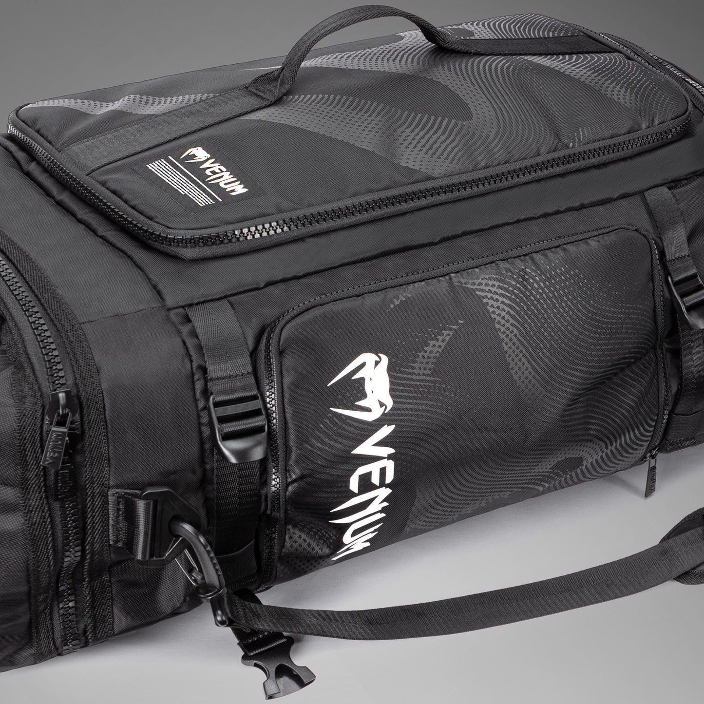 Venum Shockwave Bolsa Deportiva Convertible (48L) - Negro