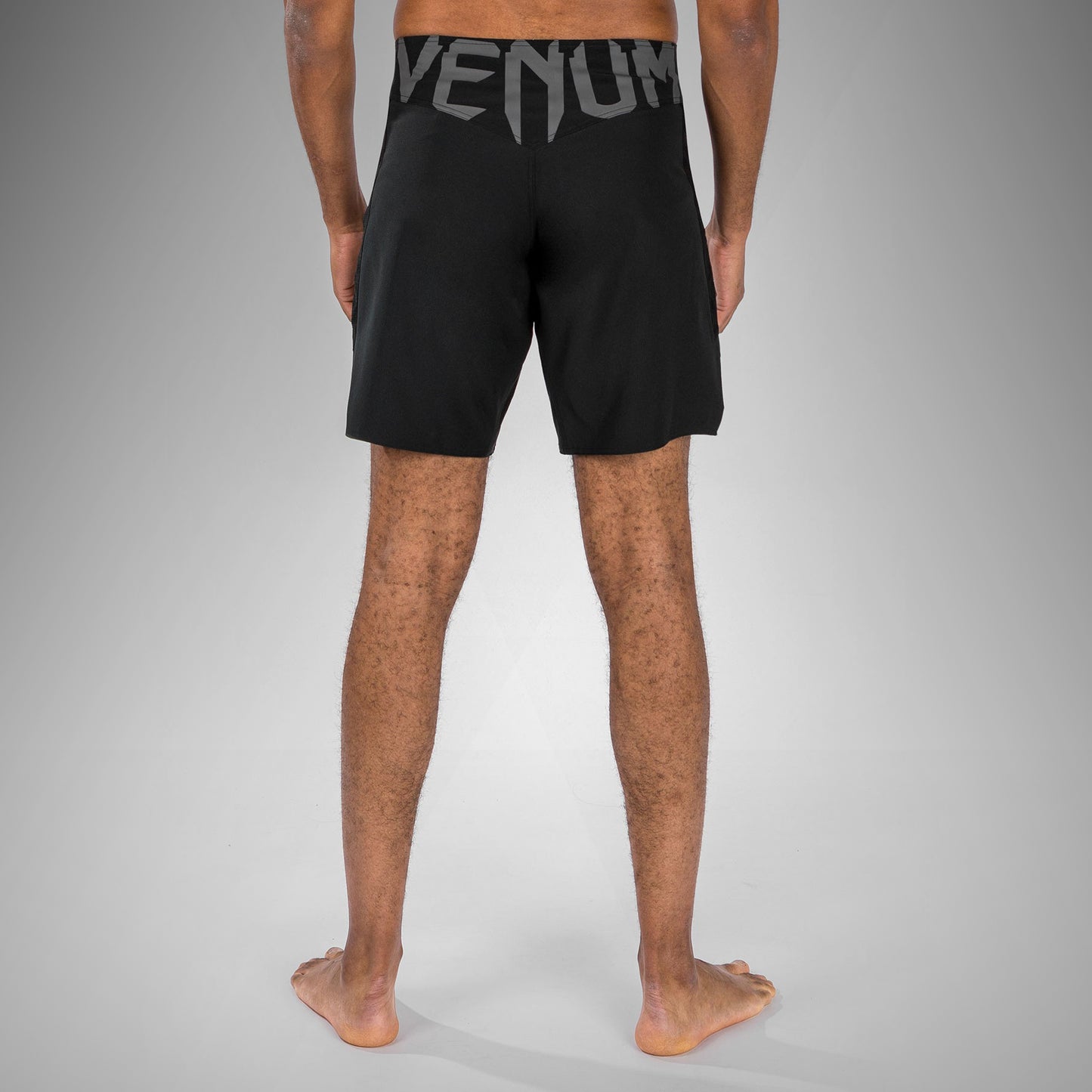 Venum Light 5.0 Pantalones cortos de lucha - Negro/Blanco