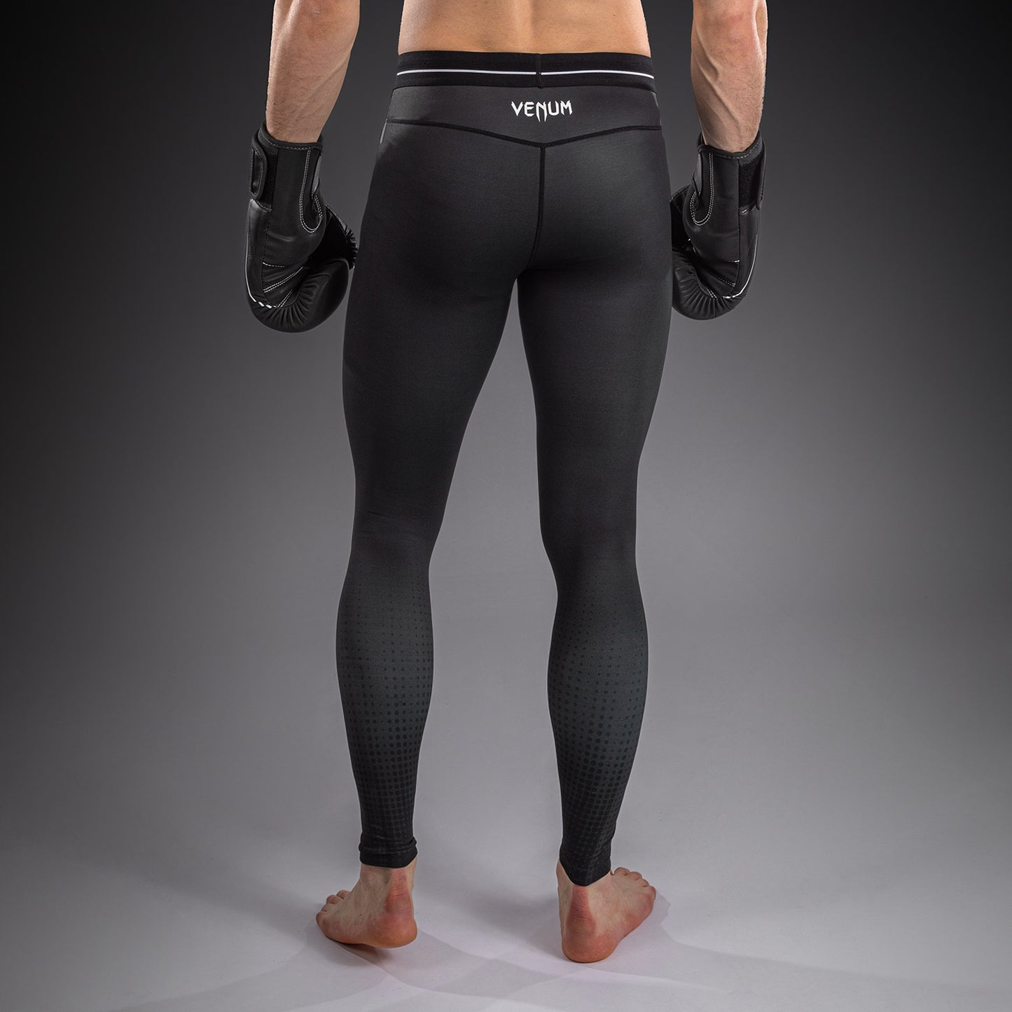 Venum Stealth Spats – Negro/Blanco