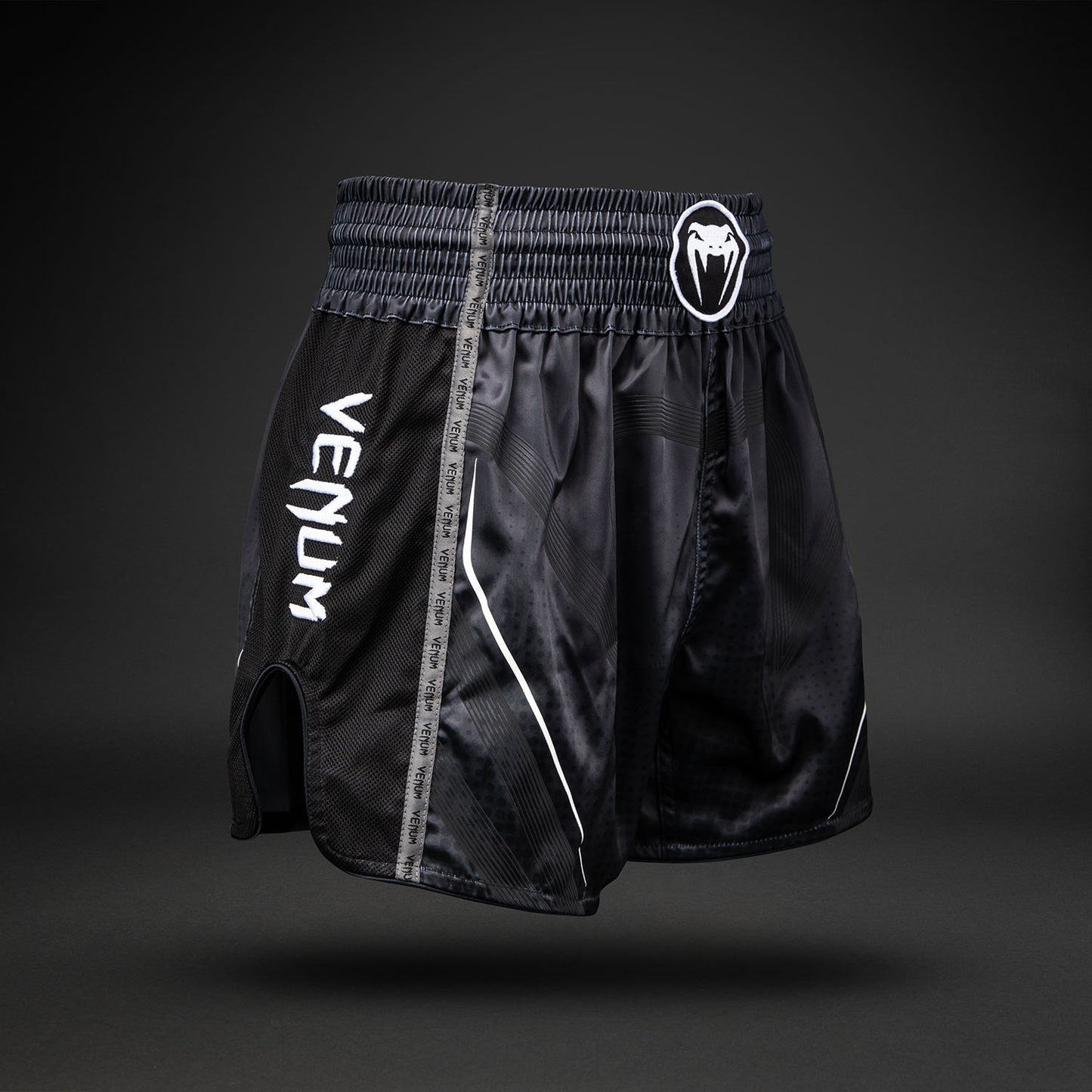 Venum Stealth Short de Muay Thai – Negro/Blanco