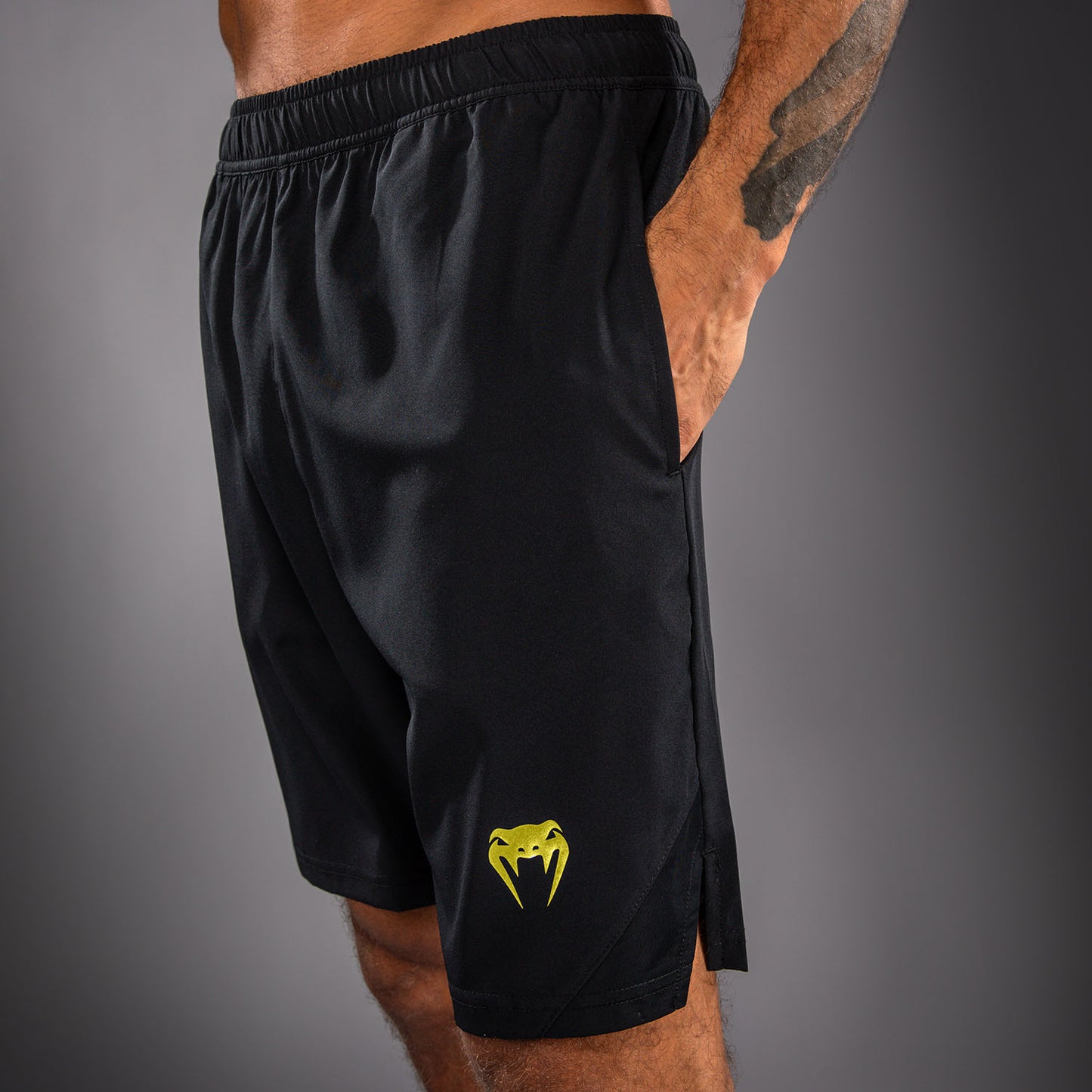 Venum Contender Shorts de entrenamiento - Negro/Dorado