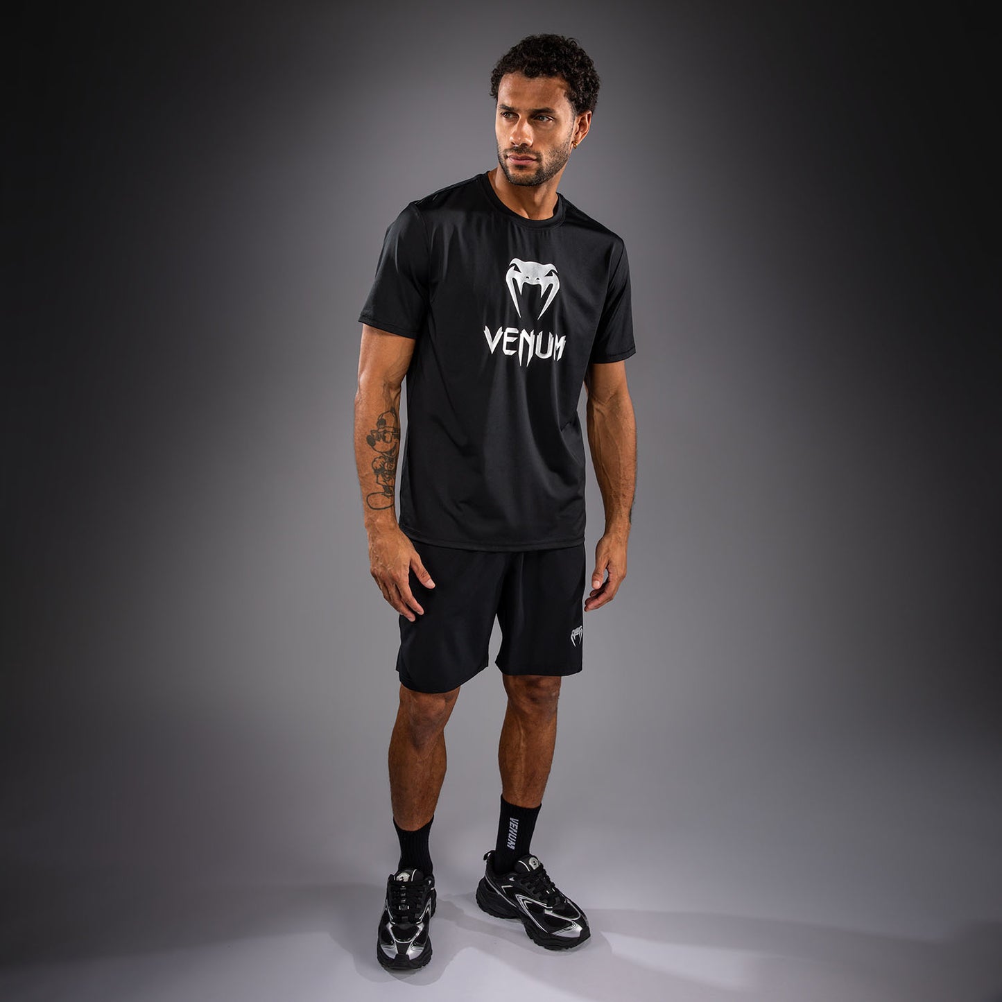 Venum Classic Camiseta Dry Tech - Negro/Plateado
