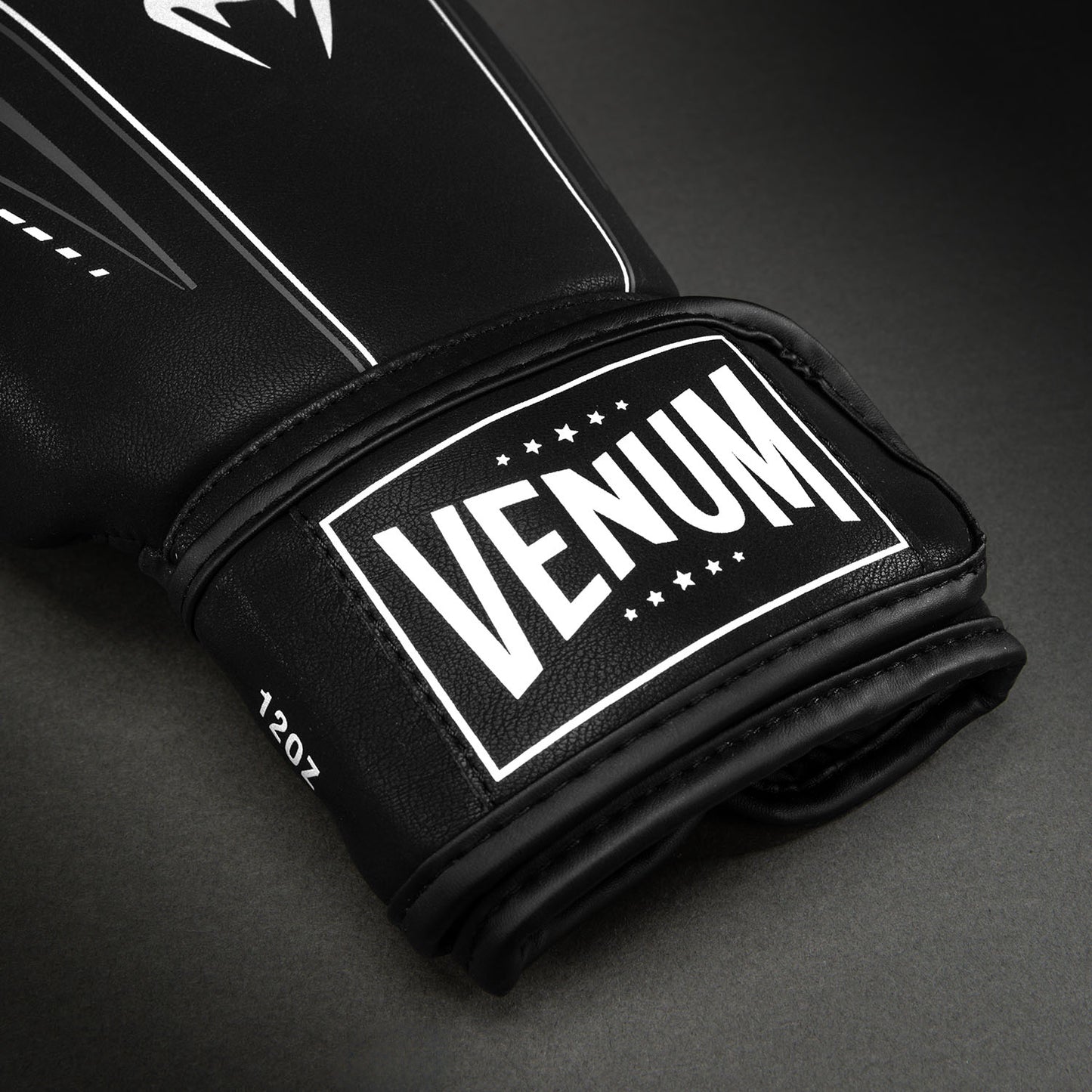 Venum Streamline Guantes de Boxeo – Negro/Blanco