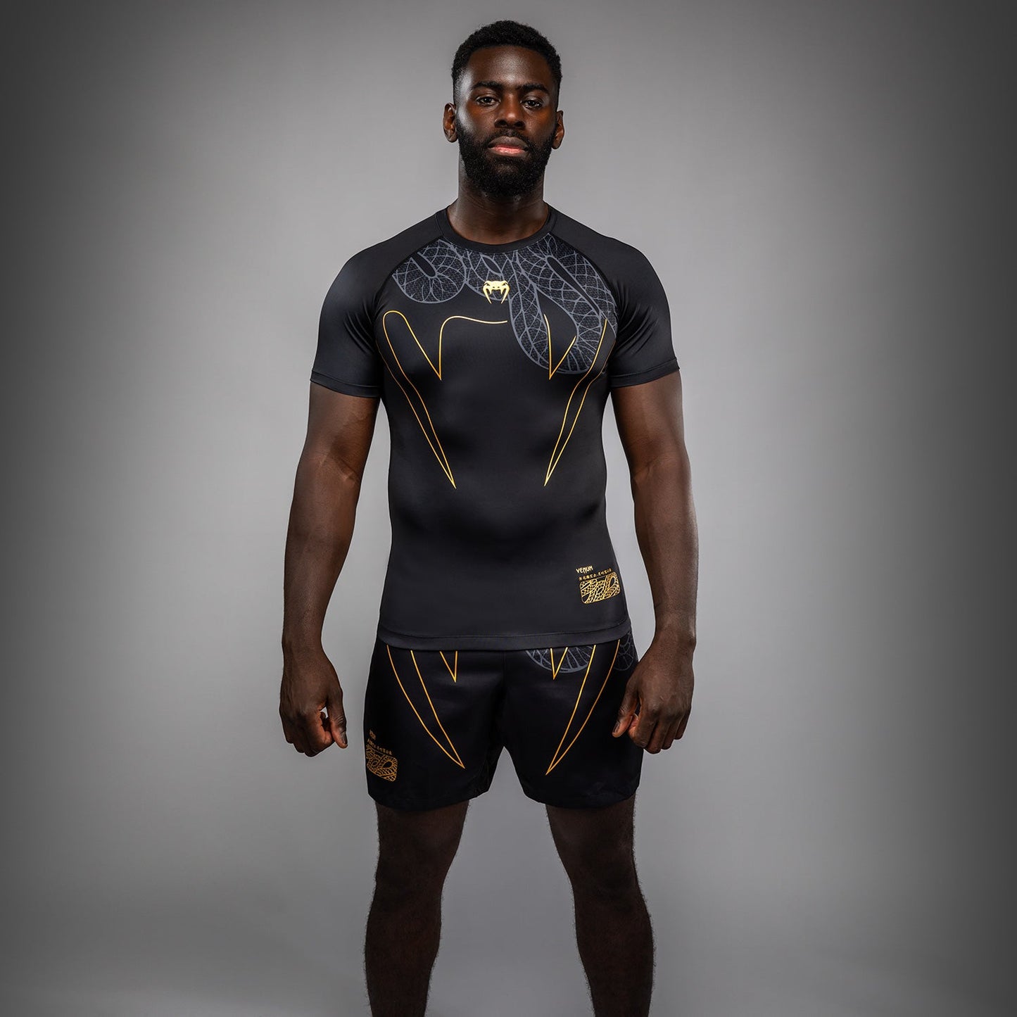 Venum Serpenti Rashguard de Manga Corta – Negro/Plata/Dorado