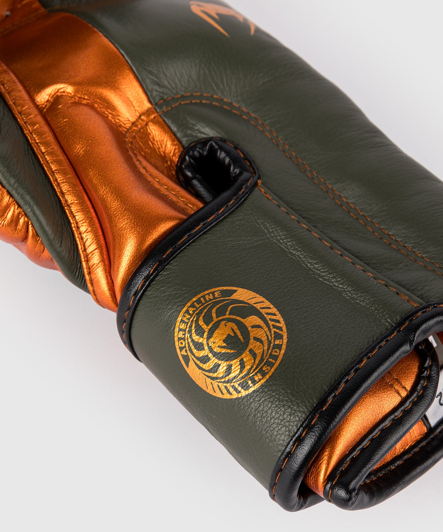 Venum Giant 3.0 Guantes de boxeo - Caqui/Bronce - Edición especial