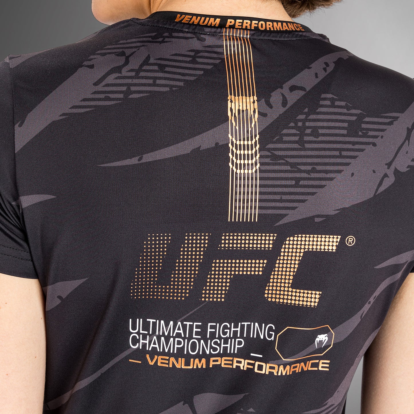 UFC Adrenaline By Venum Fight Week Camiseta de Mujer Dry-Tech - Urban Camo